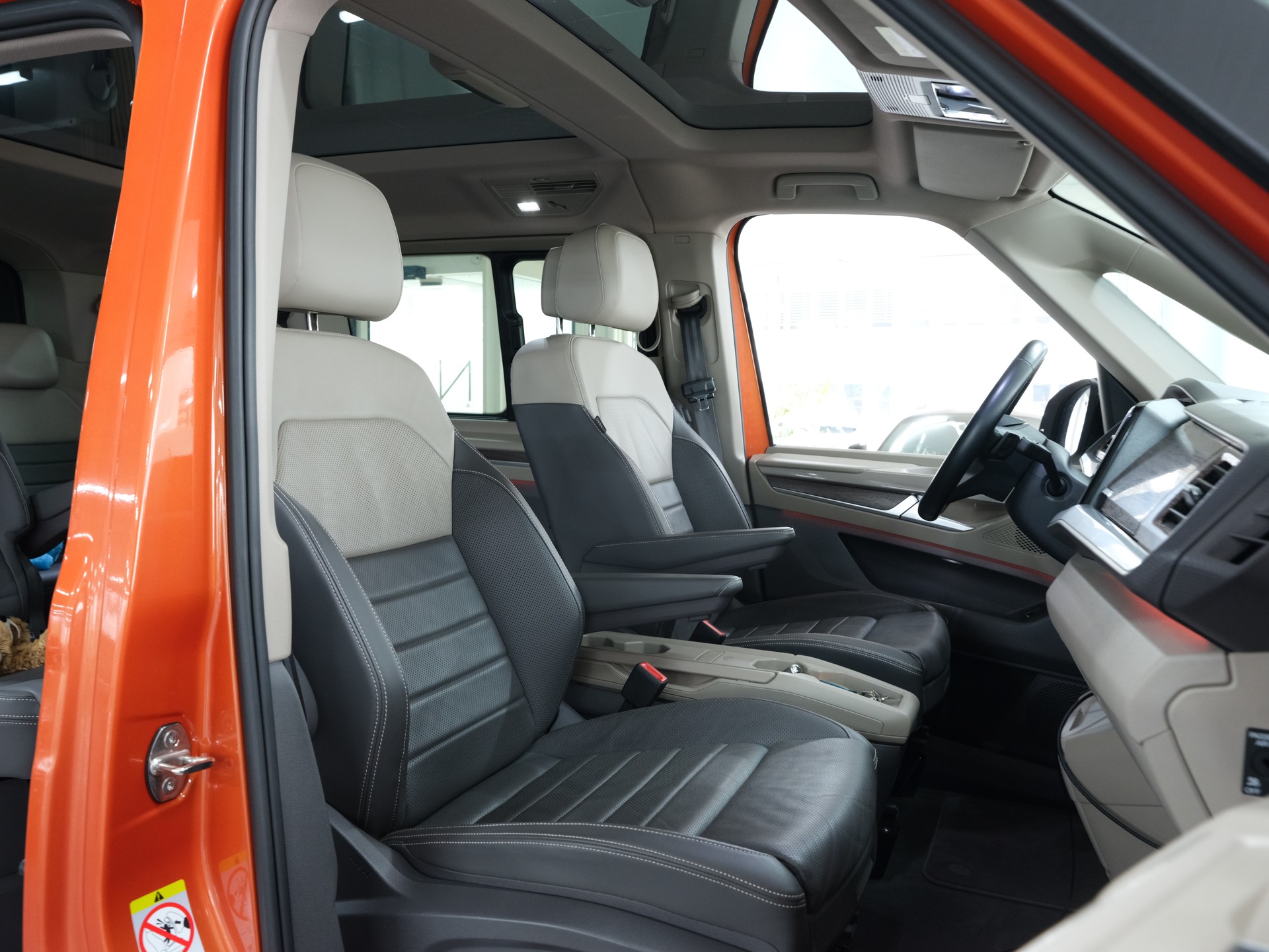 VW Multivan 2.0 TSI Life DSG Lang *Panorama* *360 Kamera* *Vollausstattung*-image-34