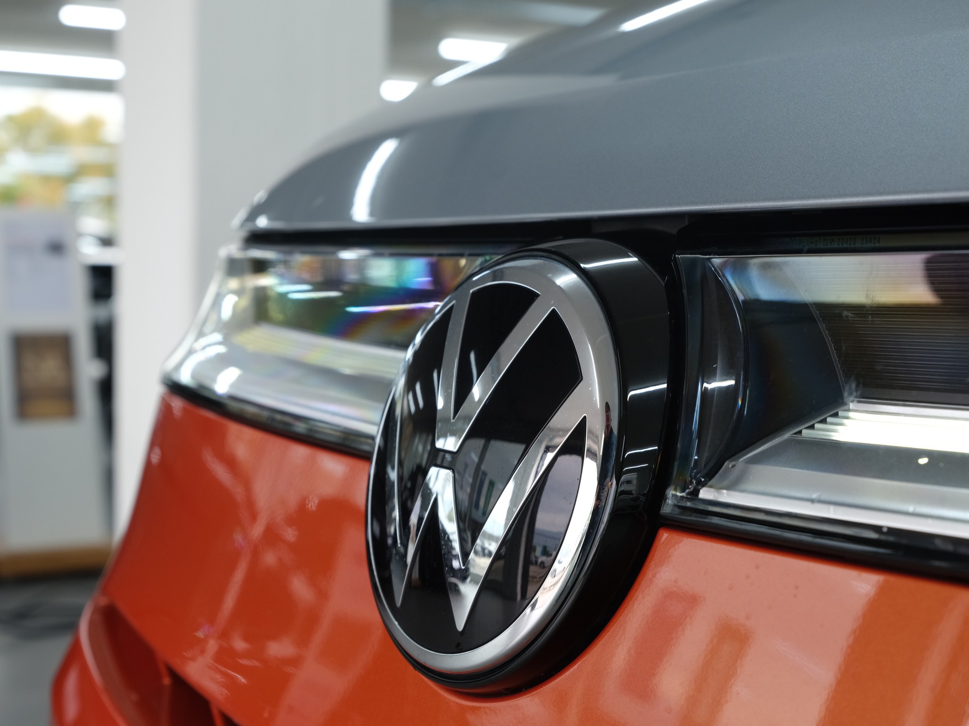 VW Multivan 2.0 TSI Life DSG Lang *Panorama* *360 Kamera* *Vollausstattung*-image-9