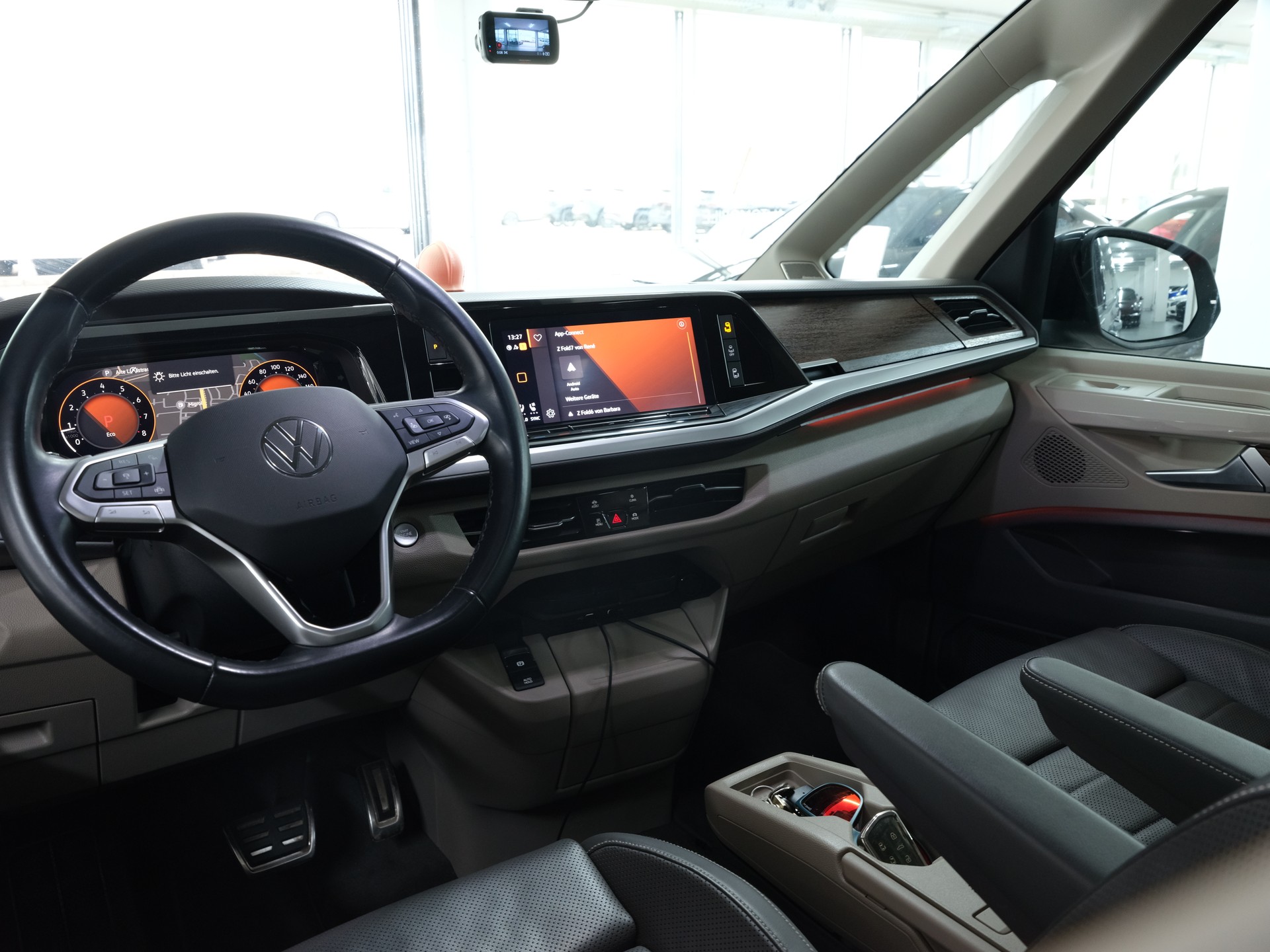 VW Multivan 2.0 TSI Life DSG Lang *Panorama* *360 Kamera* *Vollausstattung*-image-24