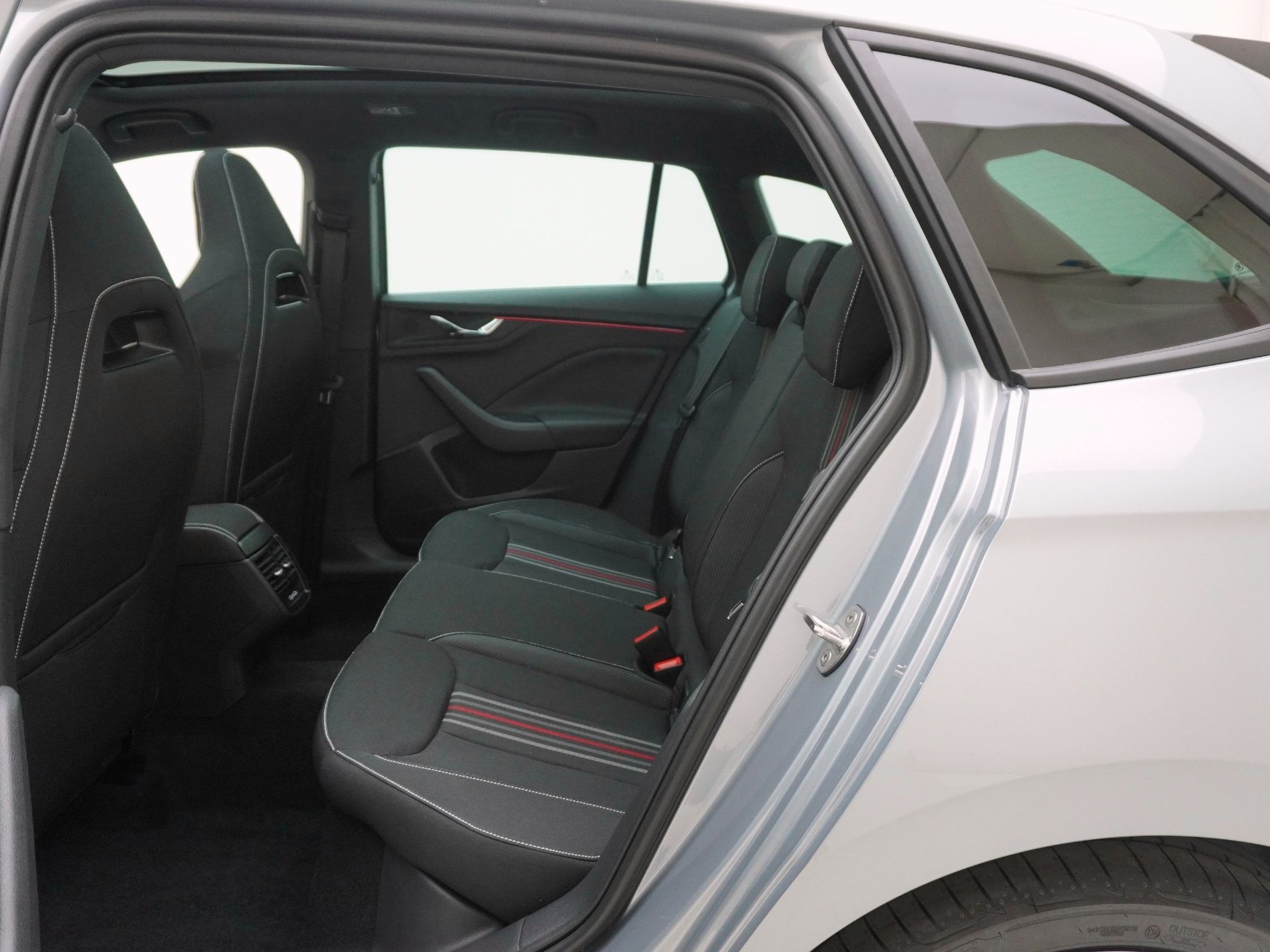SKODA Scala 1.5 TSI Monte Carlo DSG-image-14