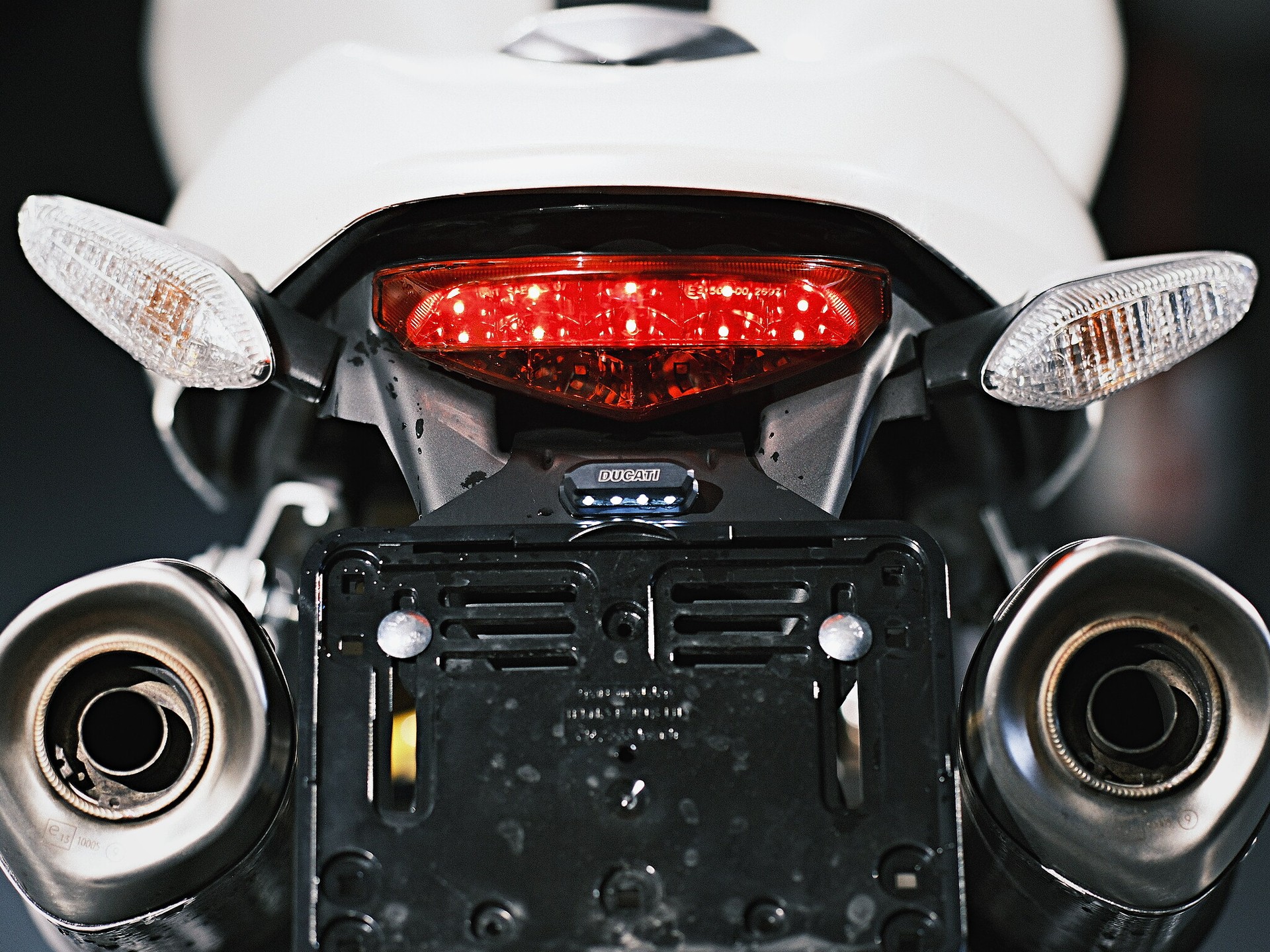 DUCATI Monster 696M plus-image-13