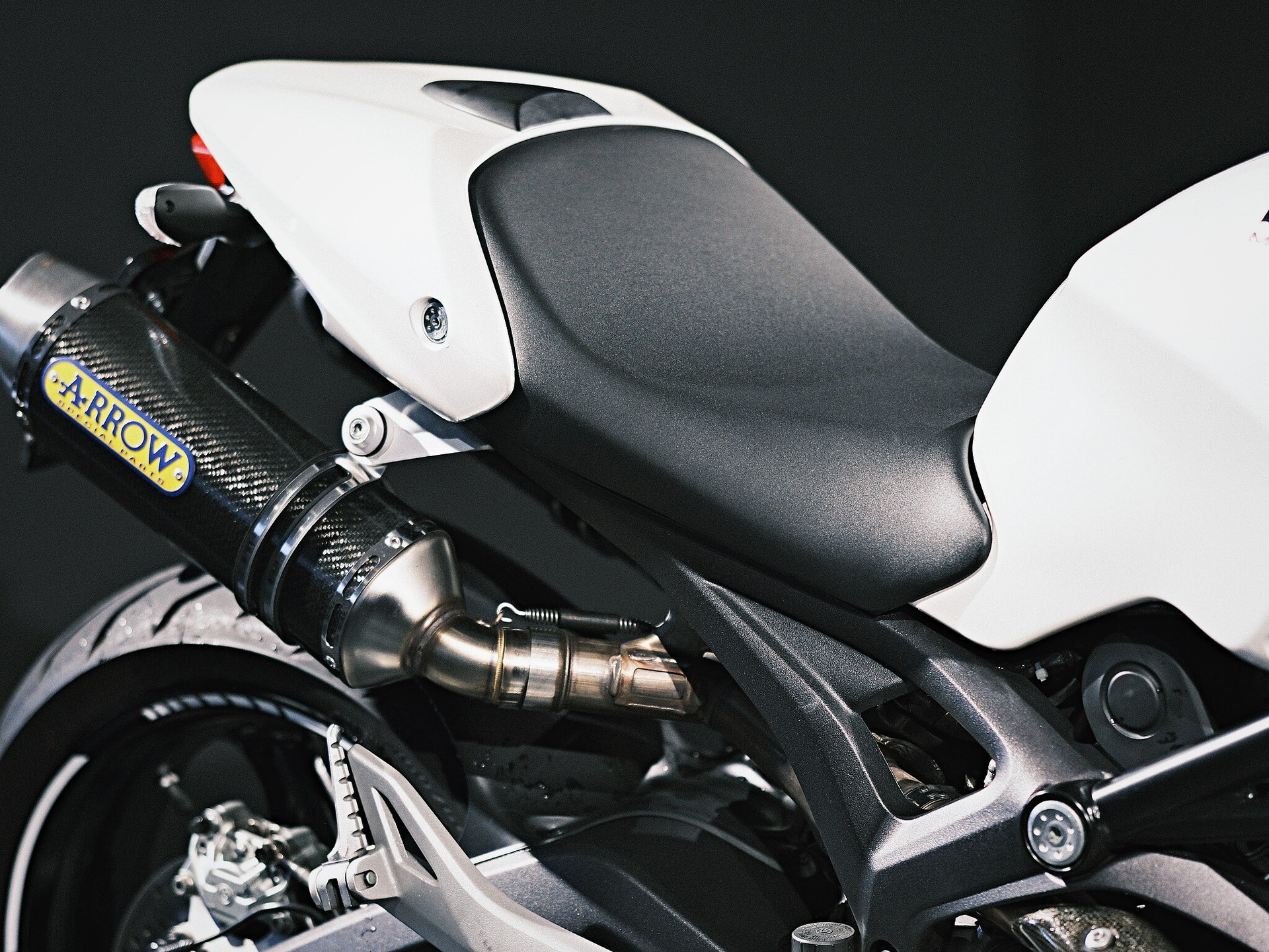 DUCATI Monster 696M plus-image-7