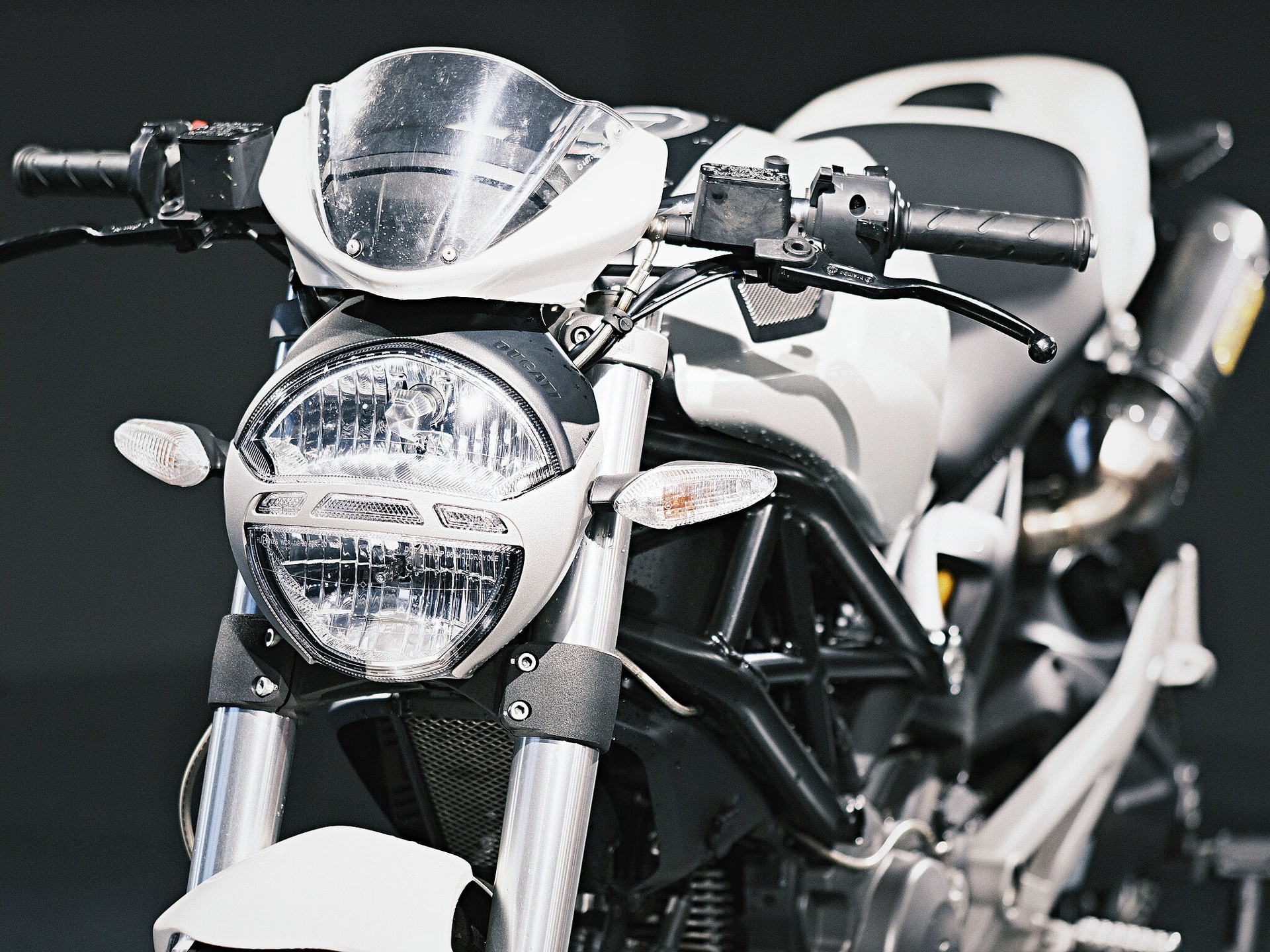 DUCATI Monster 696M plus-image-5