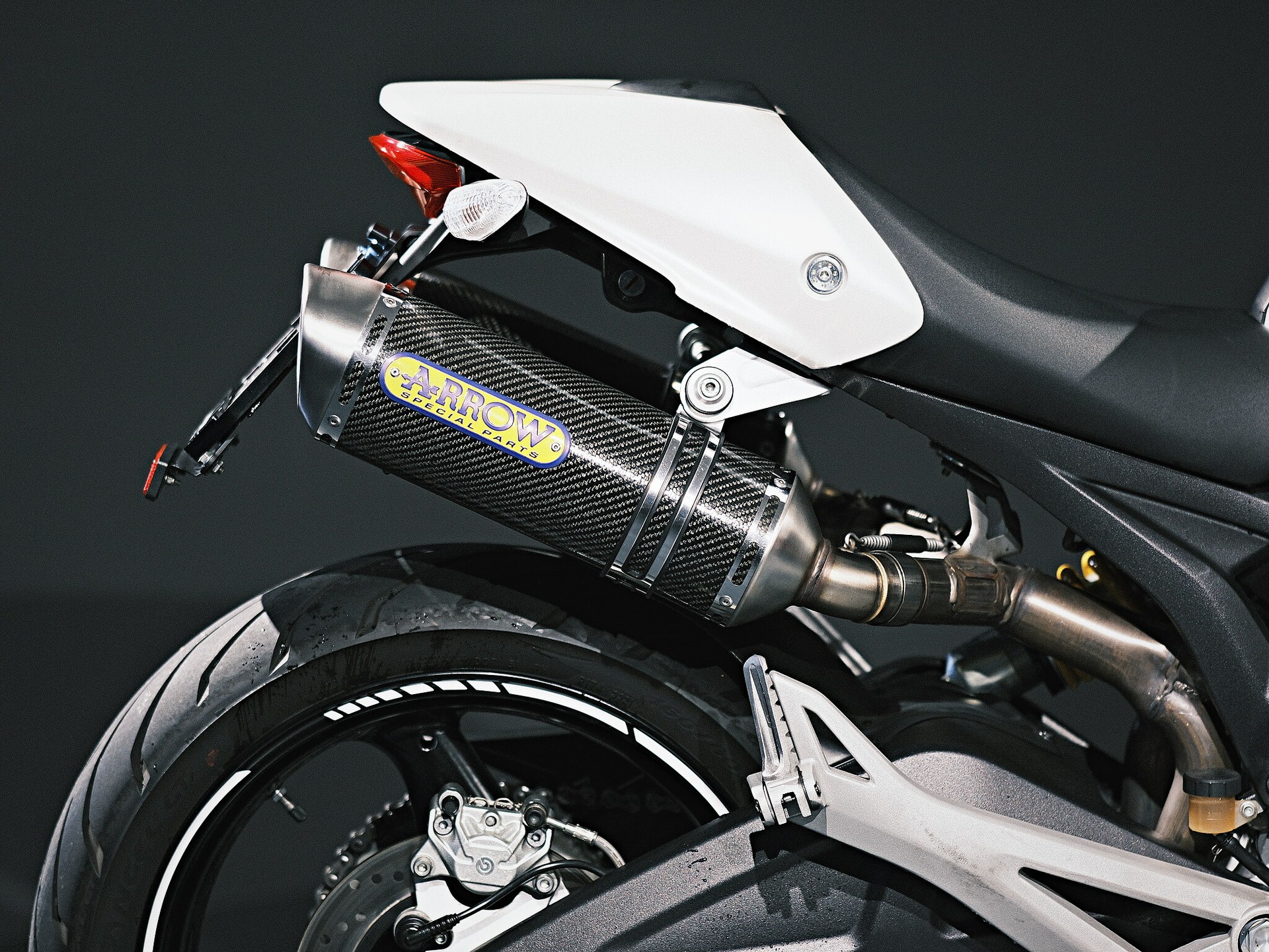 DUCATI Monster 696M plus-image-10