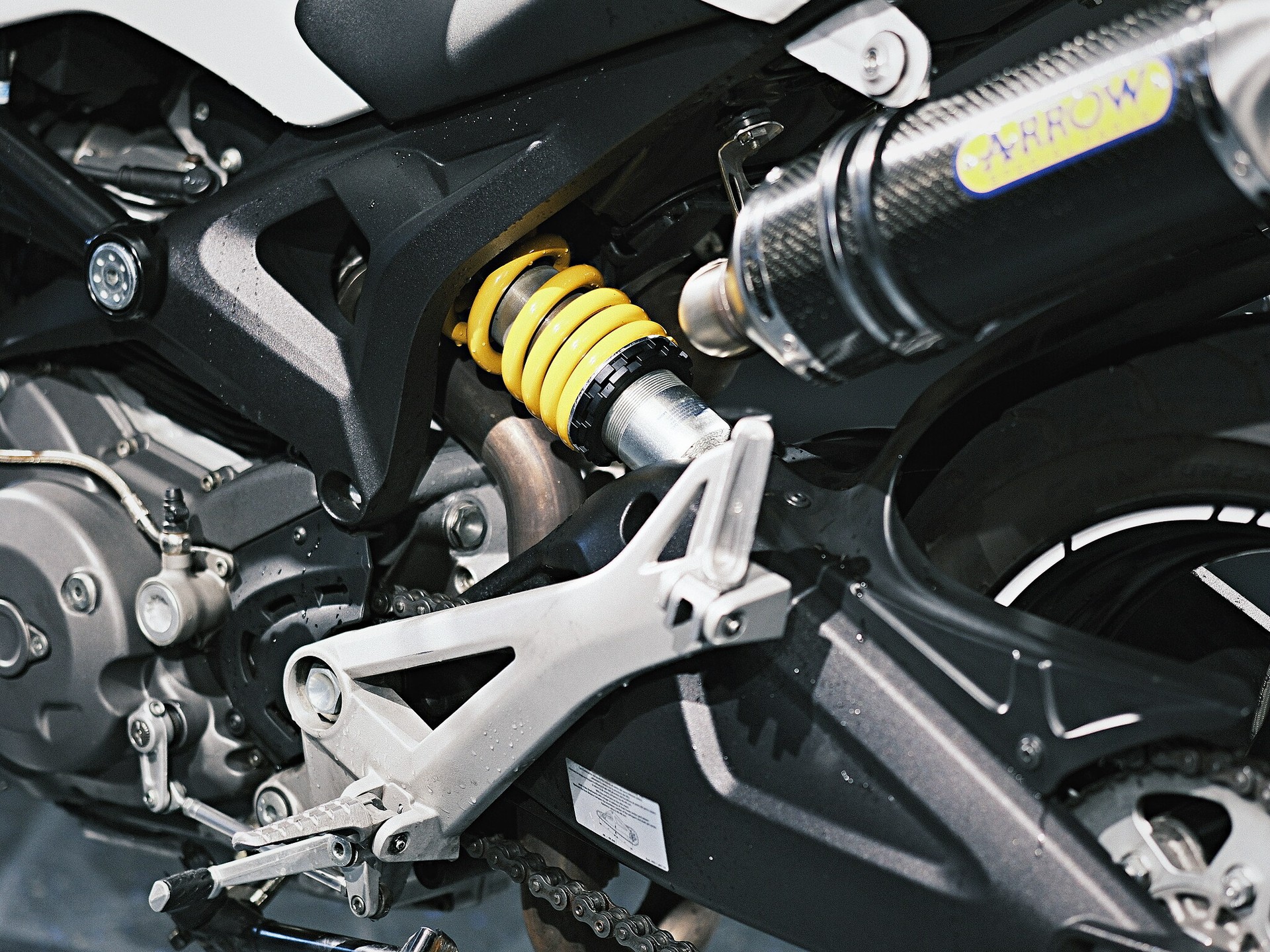 DUCATI Monster 696M plus-image-9