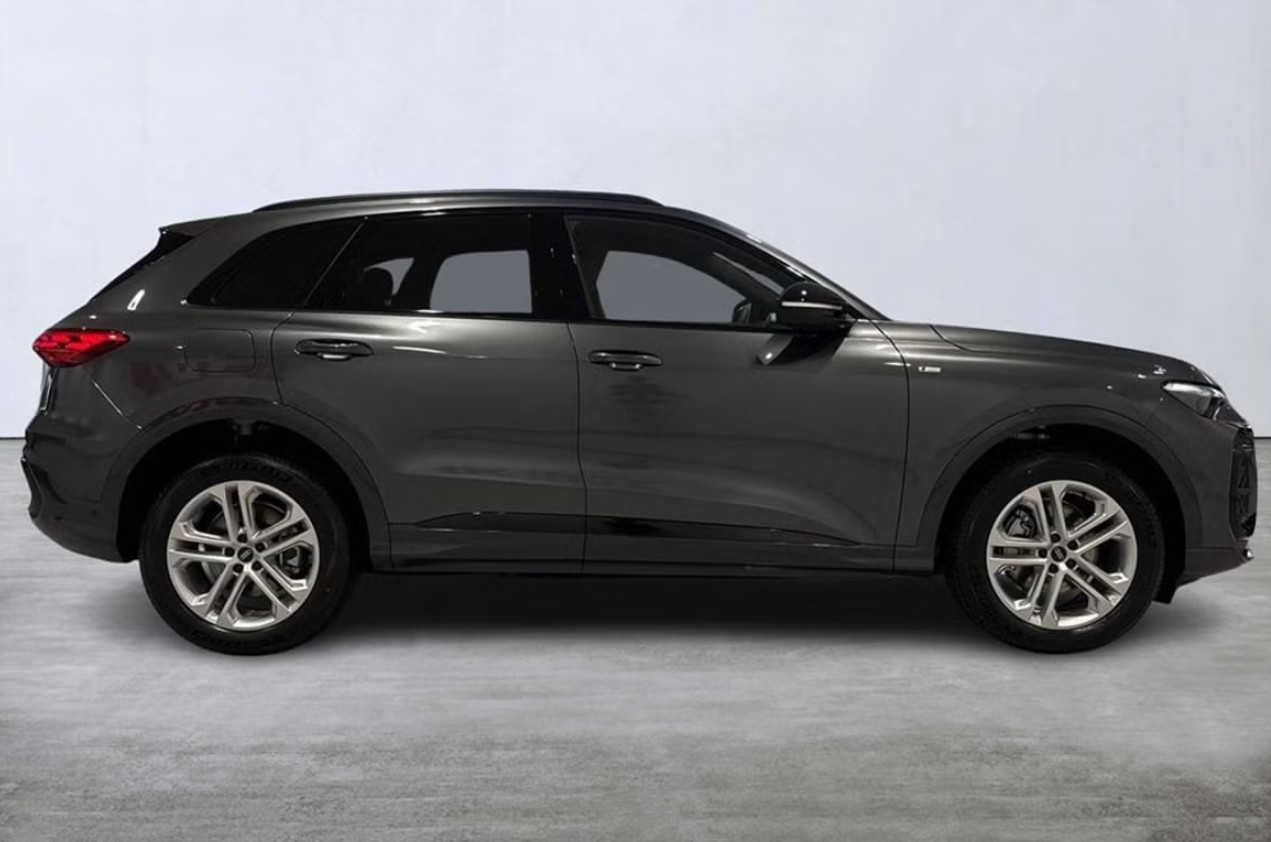 AUDI Q5 TDI quattro S-tronic-showroom-element-1