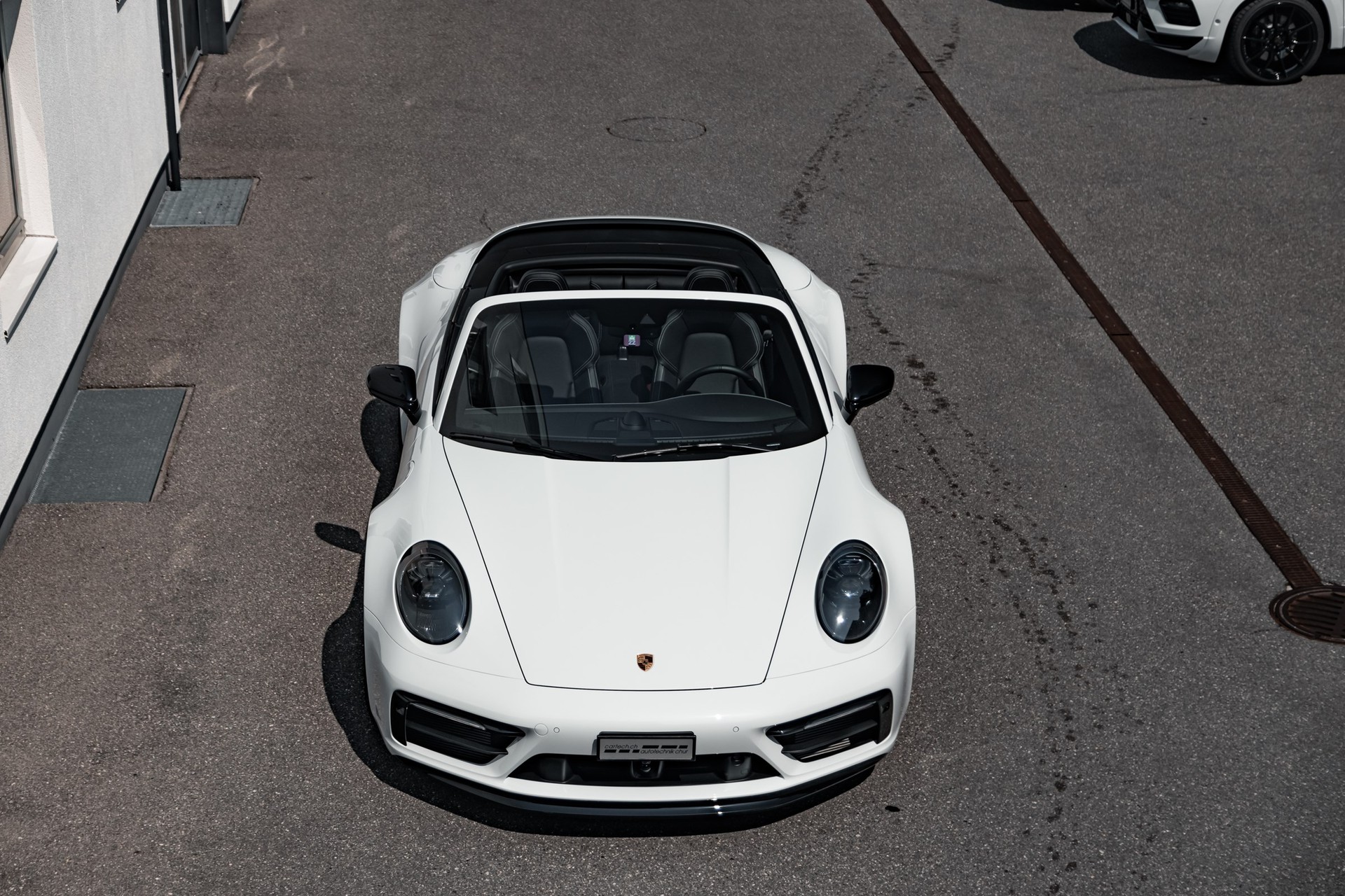 PORSCHE 911 Carrera 4 GTS Widebody PDK-showroom-element-1