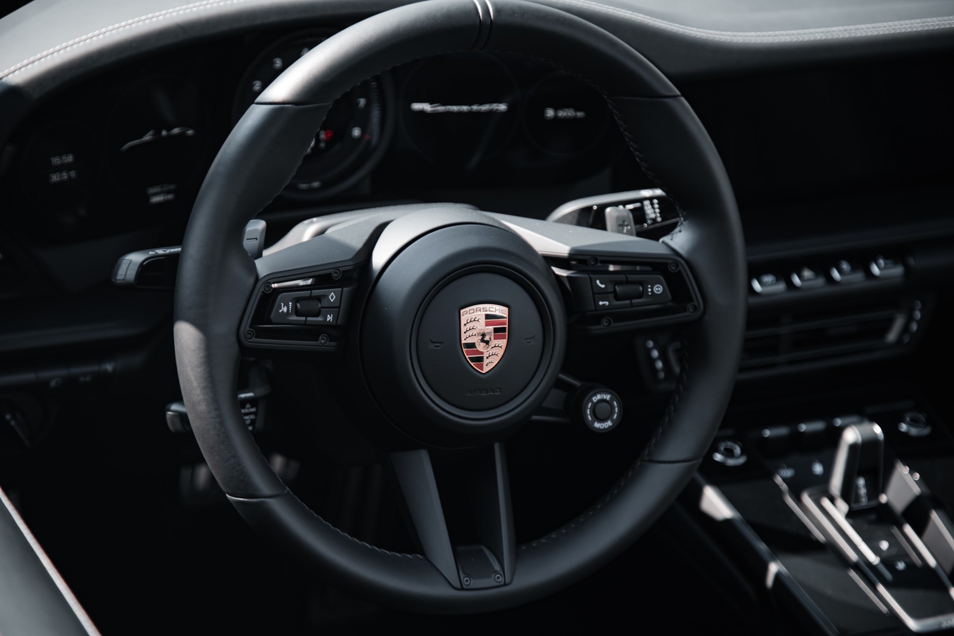 PORSCHE 911 Carrera 4 GTS Widebody PDK-image-19
