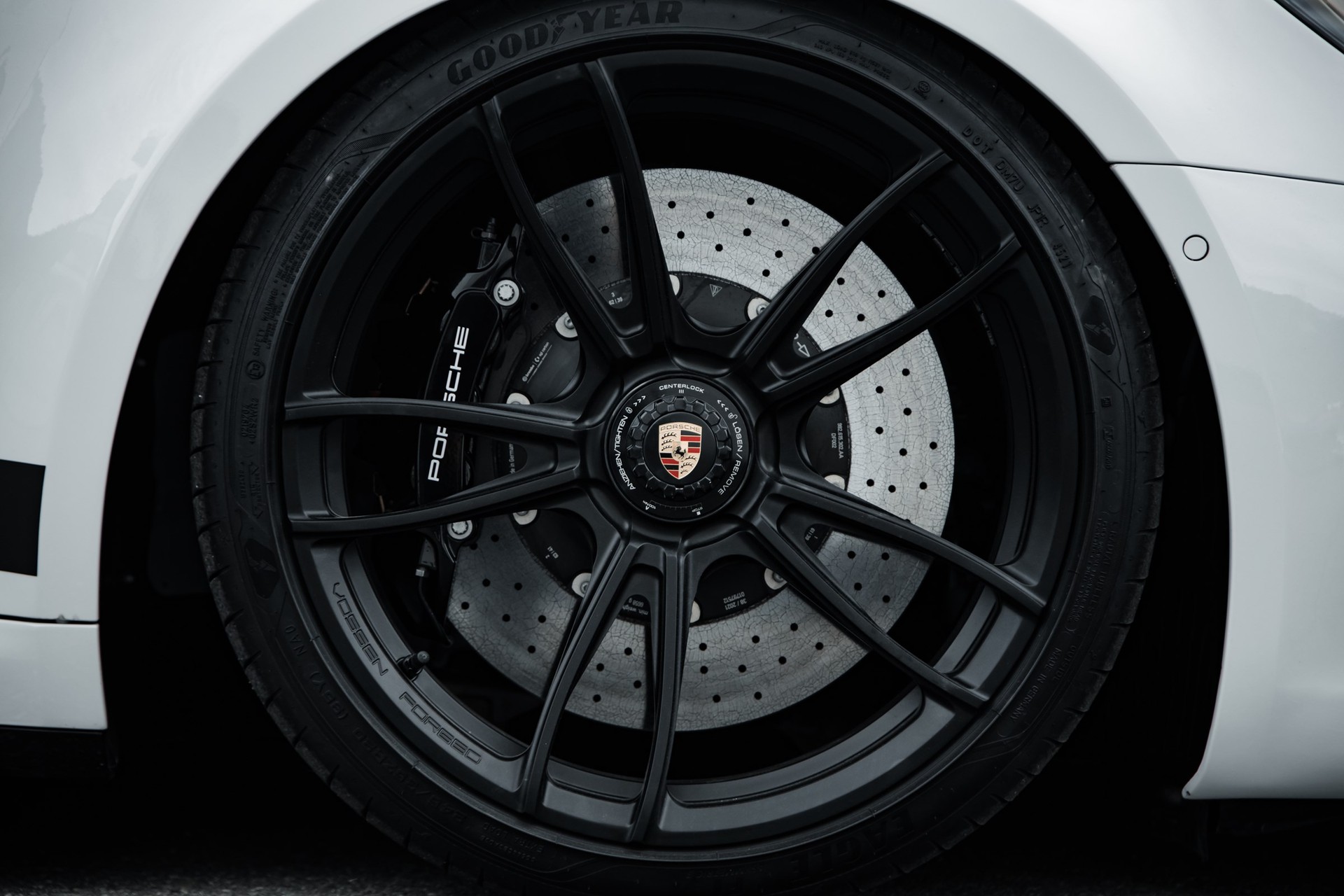 PORSCHE 911 Carrera 4 GTS Widebody PDK-image-5