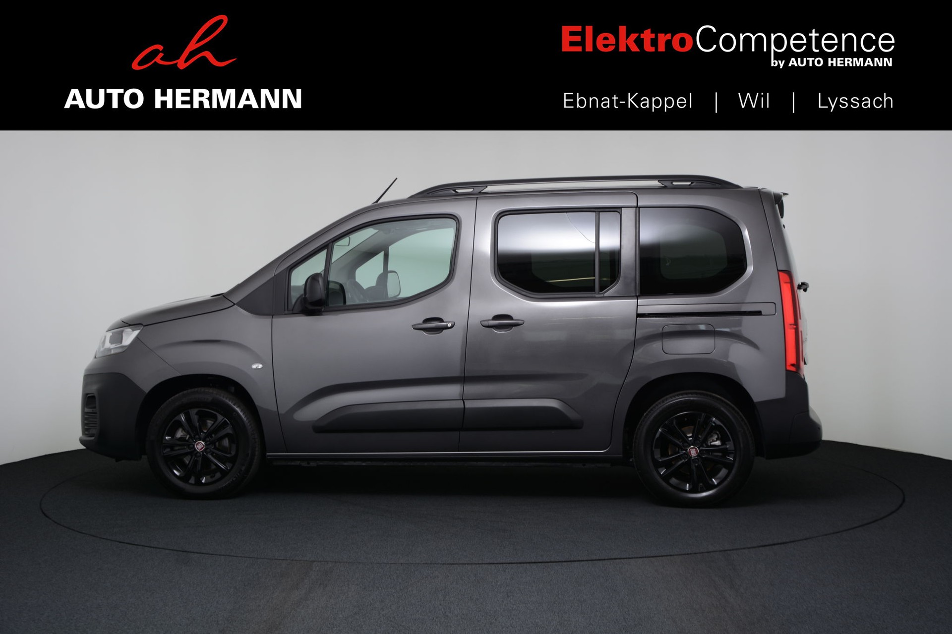 FIAT Doblo Elektro Launch L1-showroom-element-3