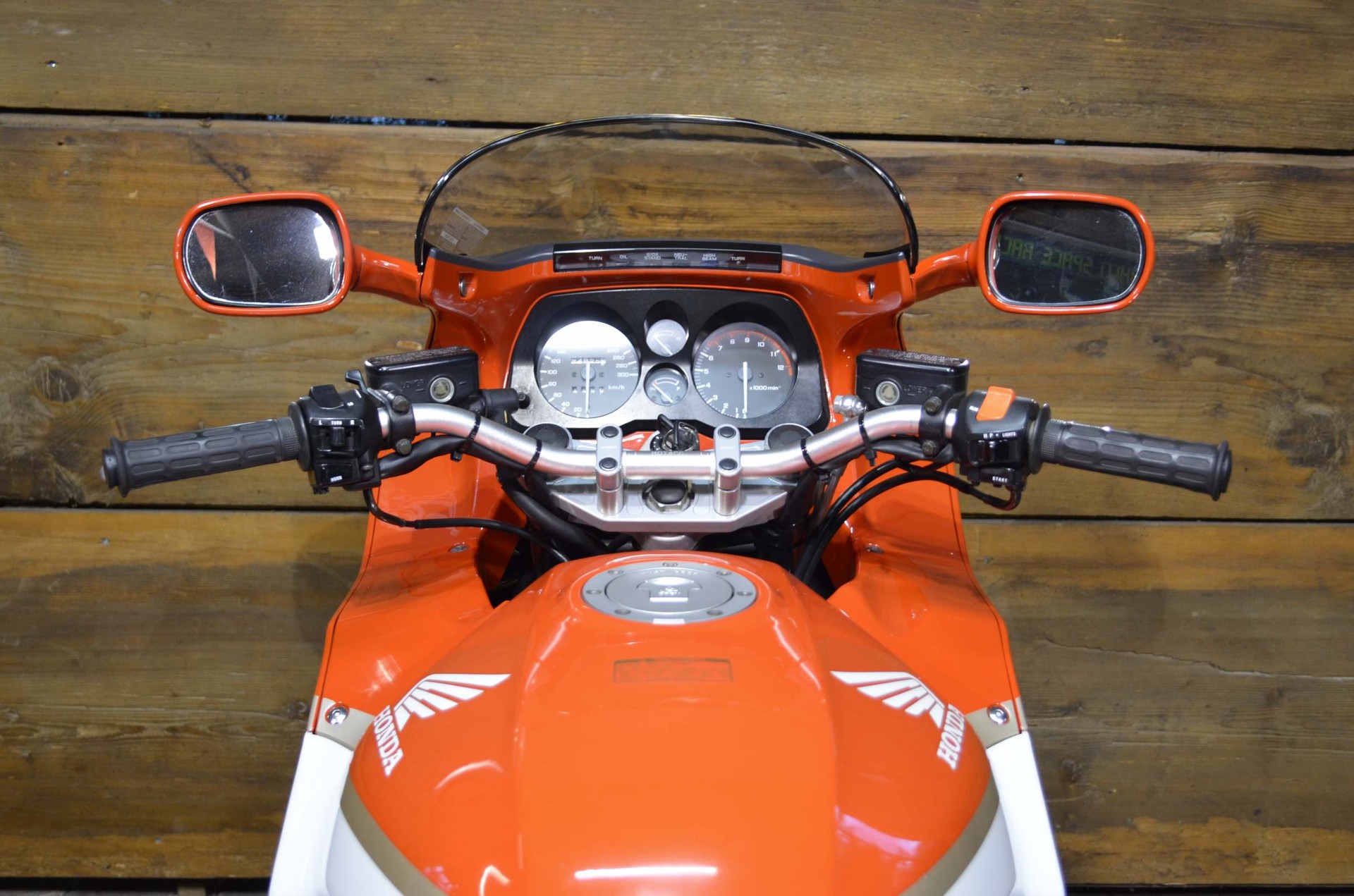 HONDA CBR1000F-image-2