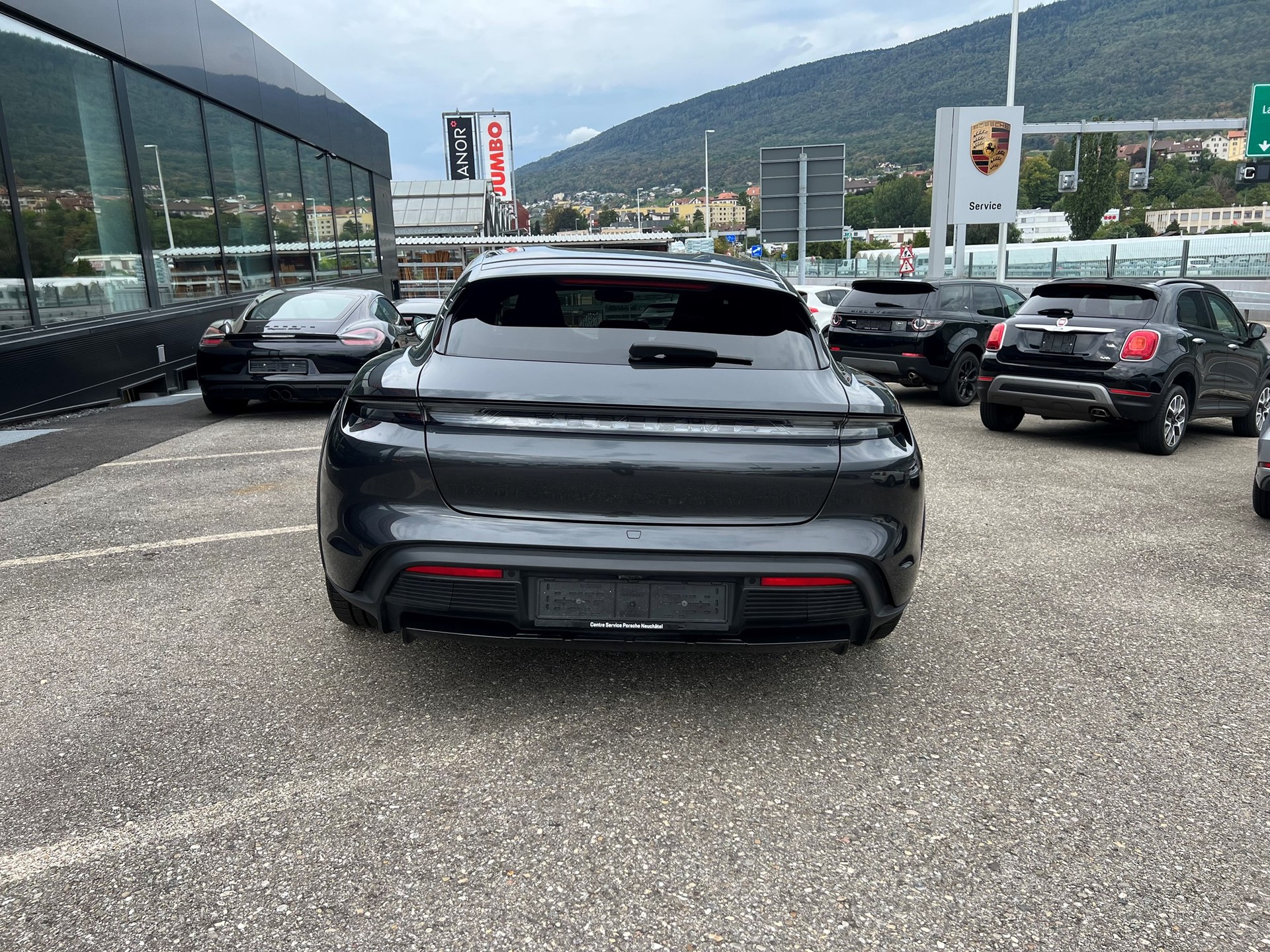 PORSCHE Taycan 4 Cross Turismo-image-5