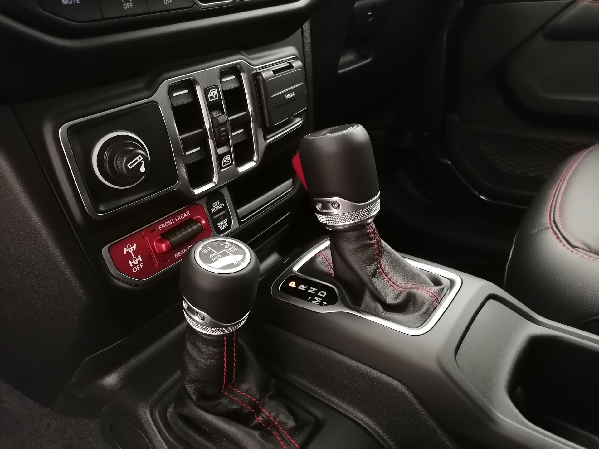 JEEP Gladiator 3.6 Rubicon AWD-image-14