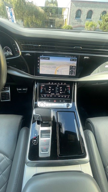 AUDI Q8 55 TFSI quattro tiptronic-image-9