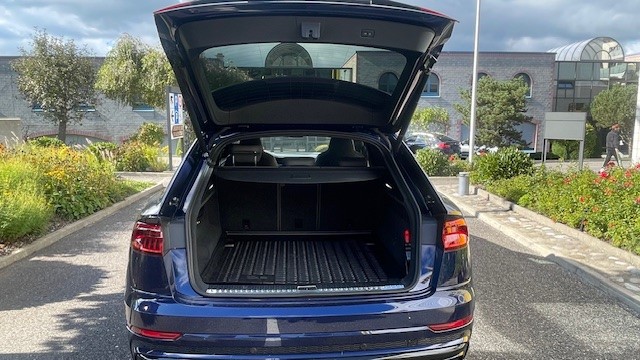 AUDI Q8 55 TFSI quattro tiptronic-image-6