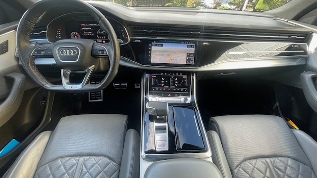 AUDI Q8 55 TFSI quattro tiptronic-image-8