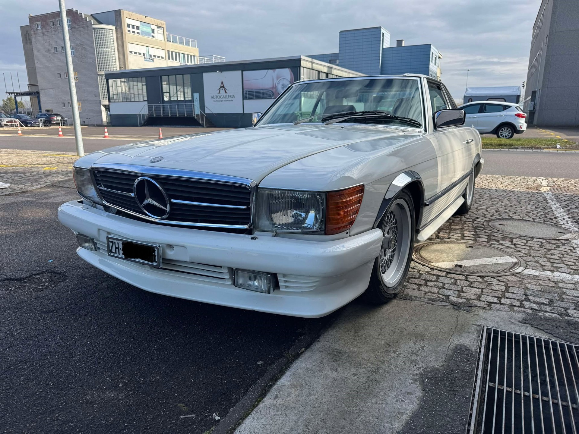 MERCEDES-BENZ SL 500 R107