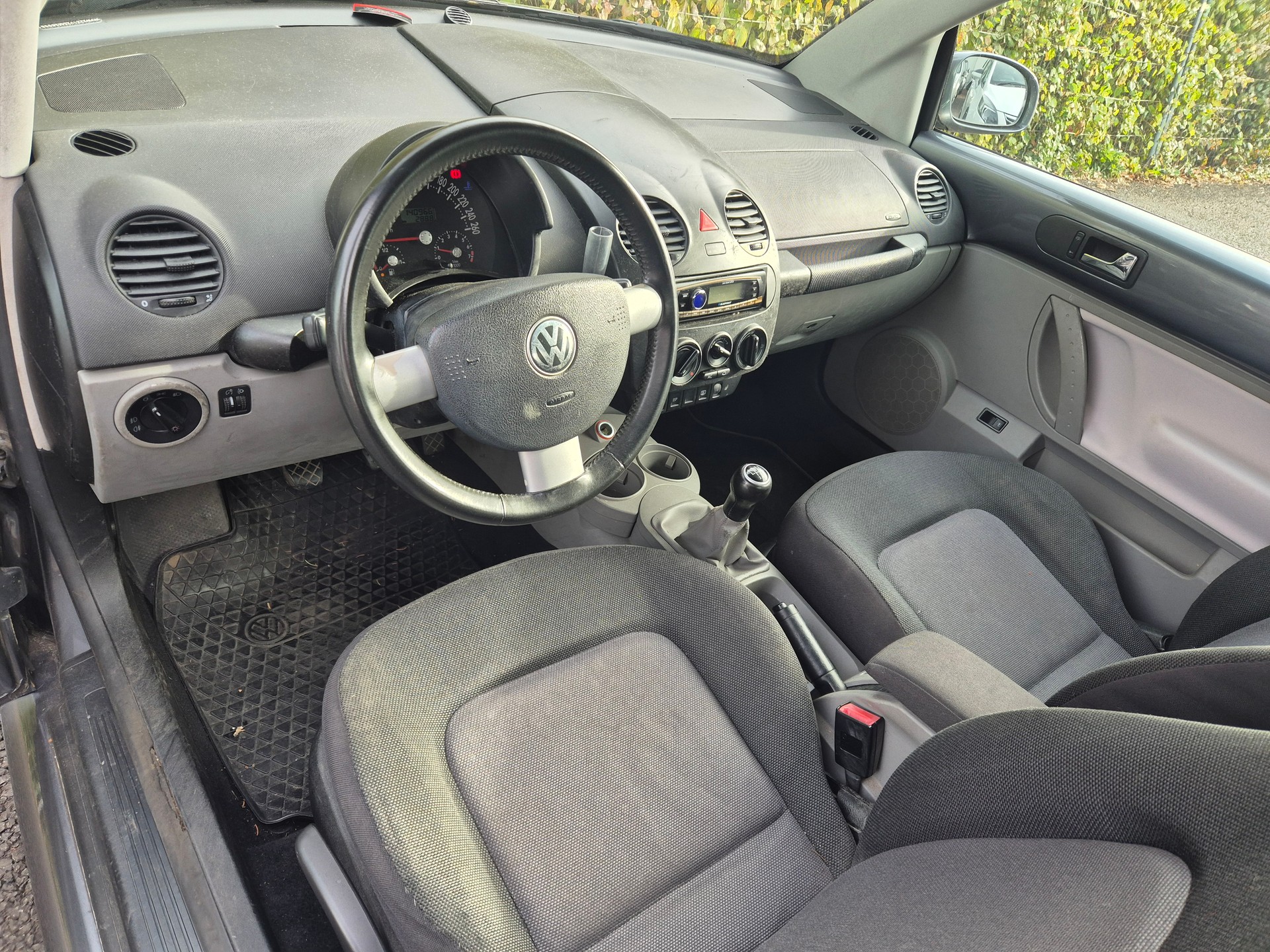 VW Beetle Cabrio 1.8 T-image-14