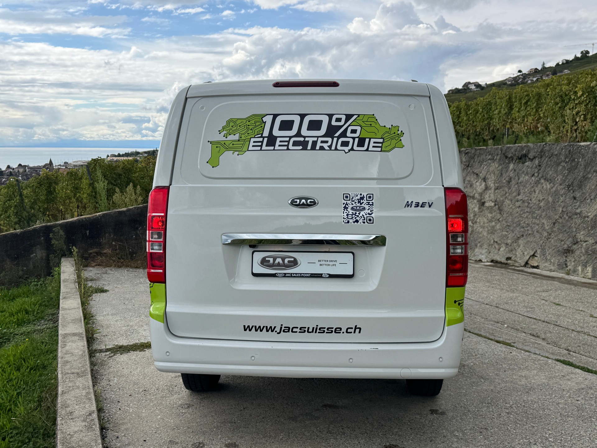 JAC M3EV-image-7