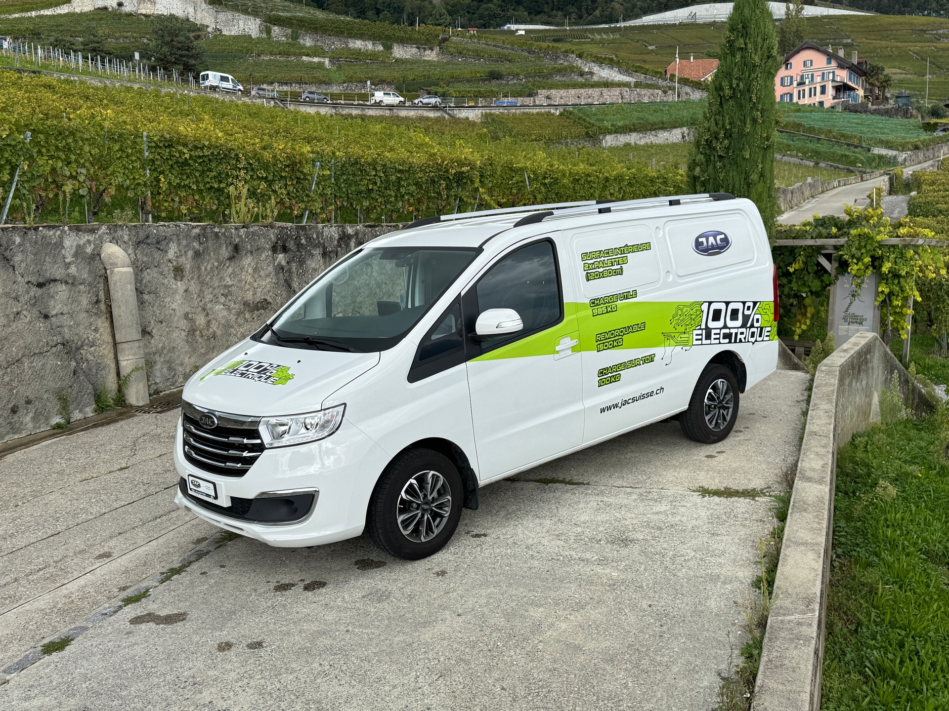 JAC M3EV-image-4