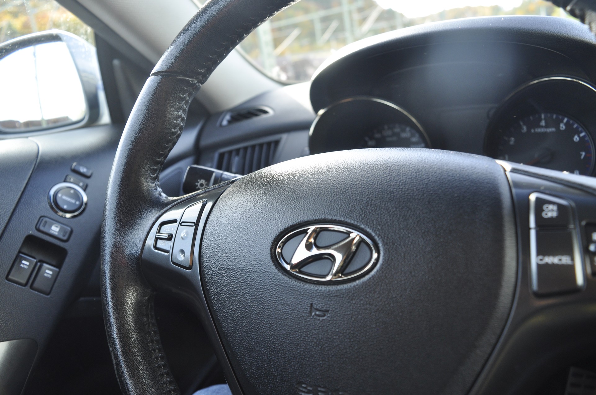 HYUNDAI Genesis 2.0 Turbo-image-12