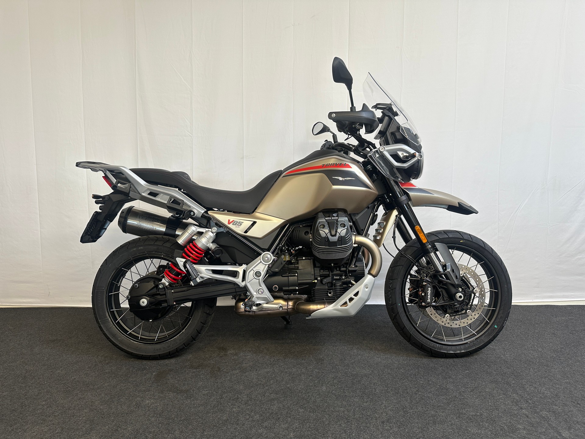 MOTO GUZZI V85 TT Travel E5+-image-1