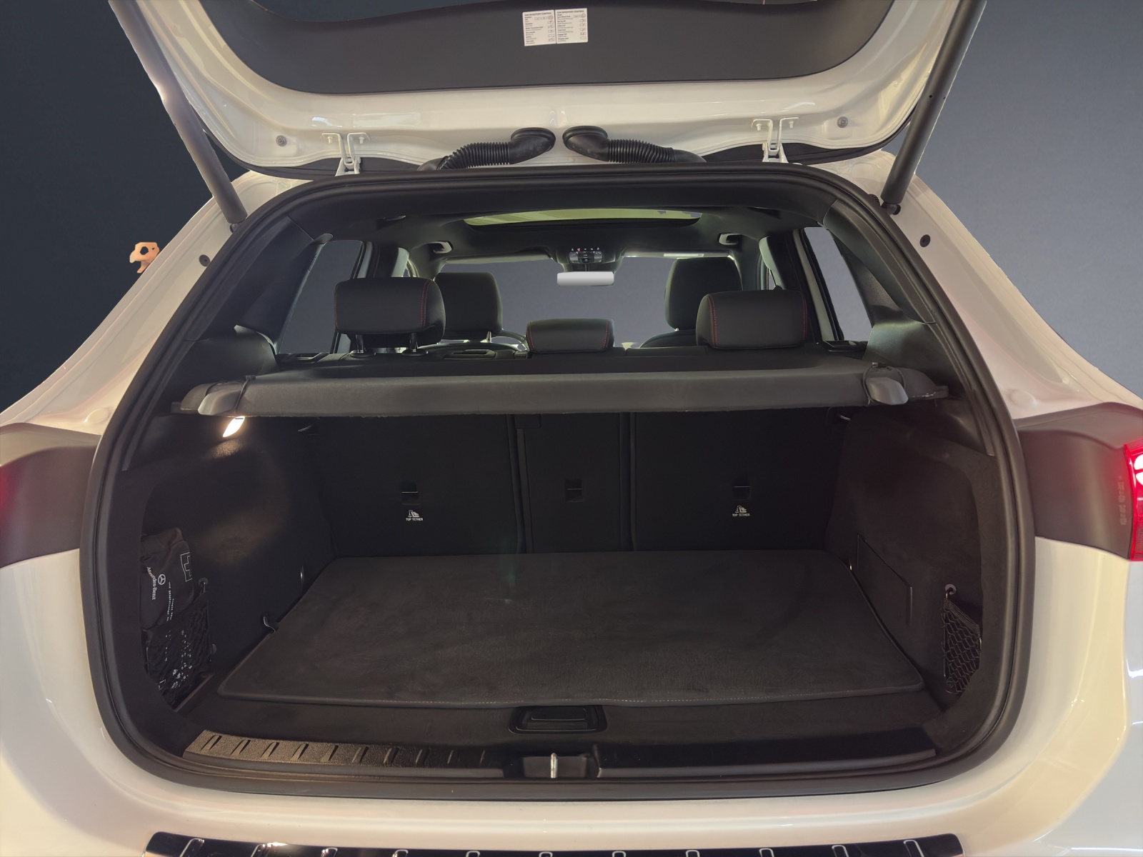 MERCEDES-BENZ GLA 220d 4Matic 8G-DCT-image-18