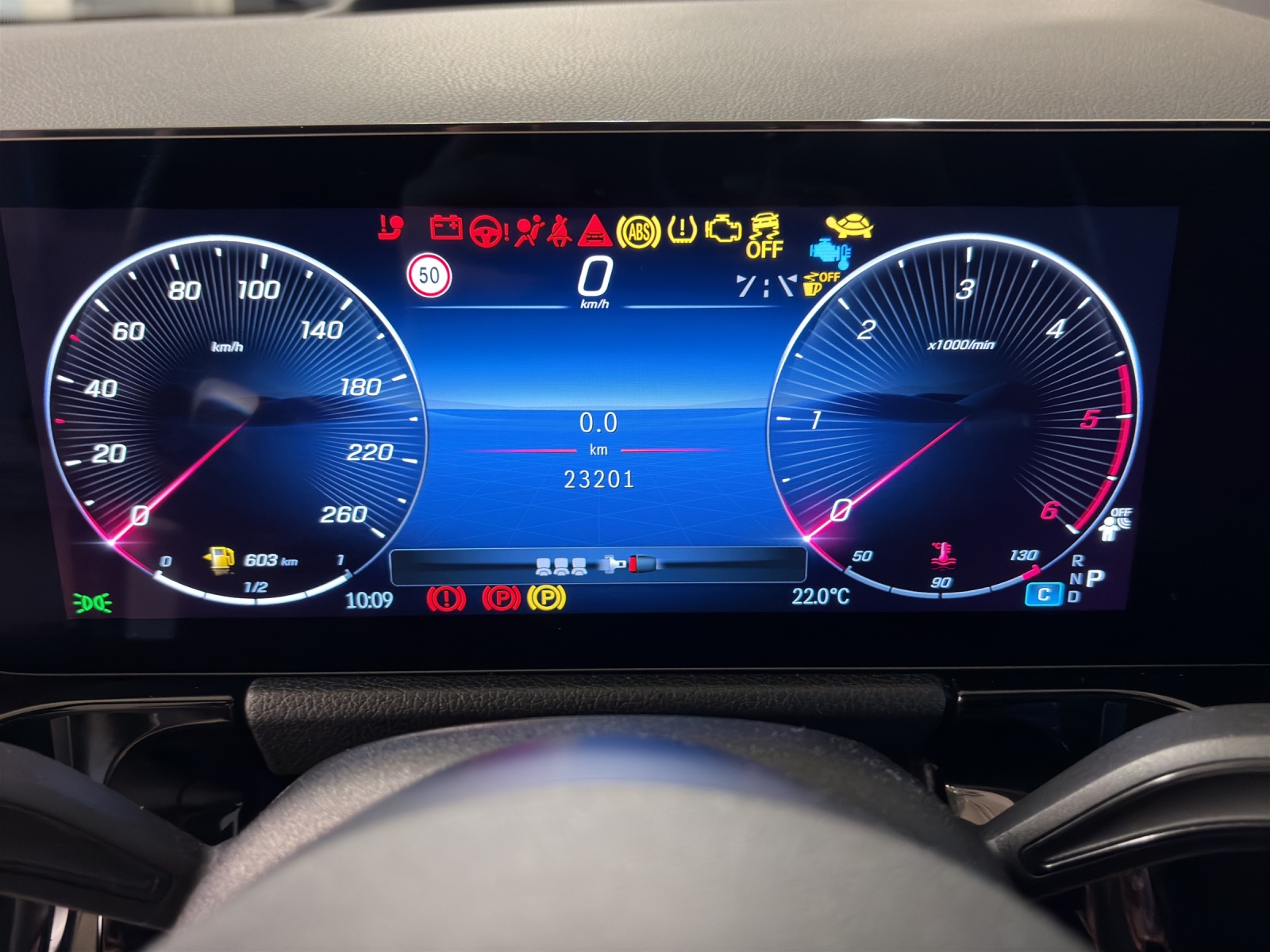 MERCEDES-BENZ GLA 220d 4Matic 8G-DCT-image-15