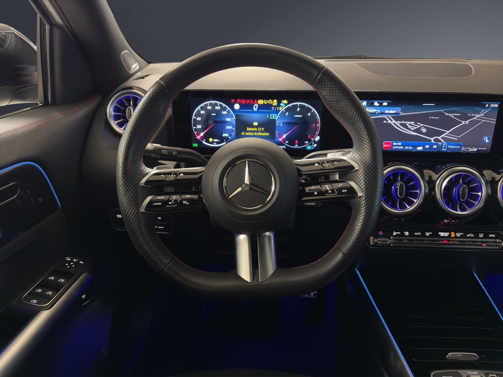 MERCEDES-BENZ GLA 220d 4Matic 8G-DCT-image-13