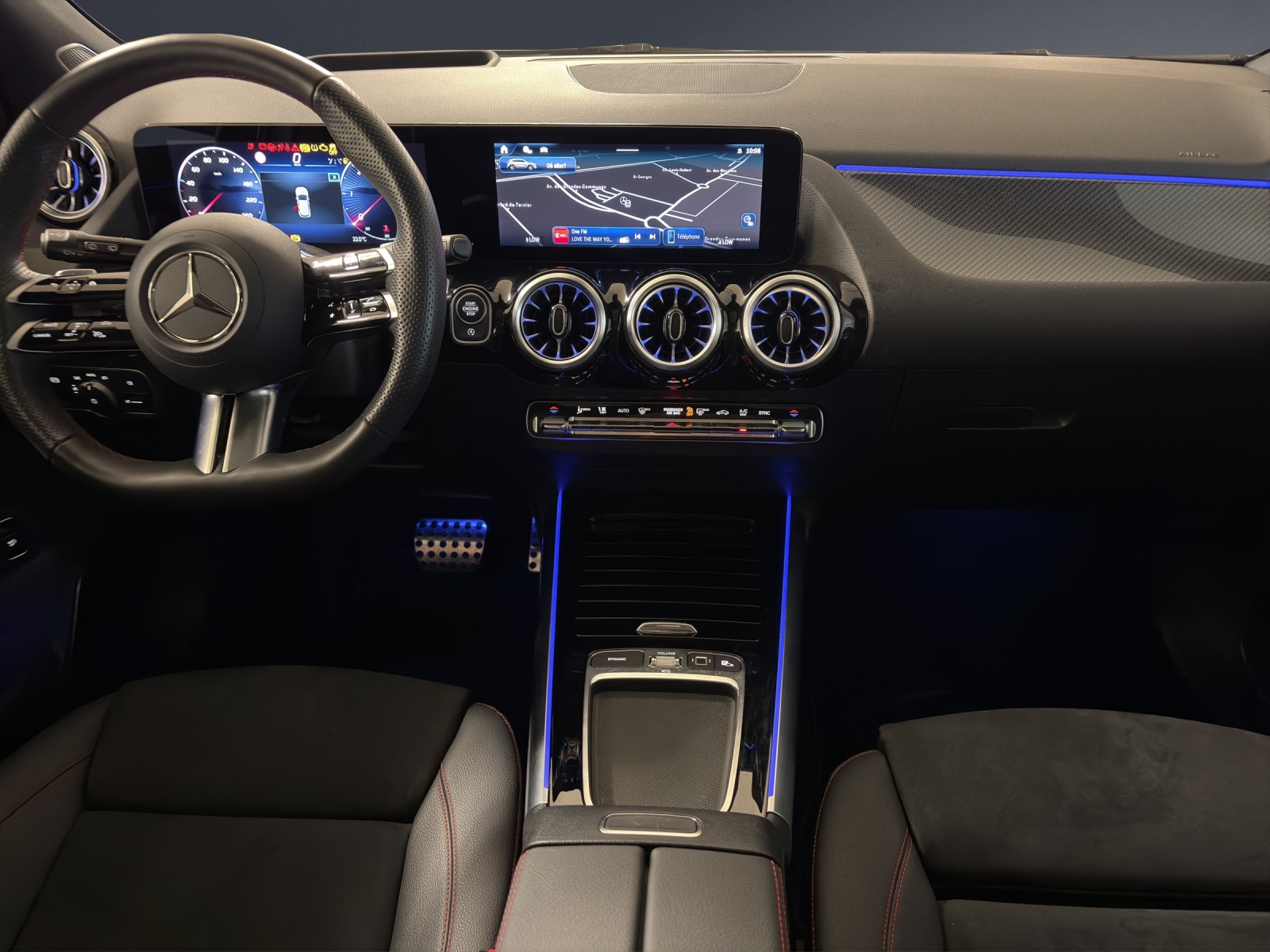 MERCEDES-BENZ GLA 220d 4Matic 8G-DCT-image-11