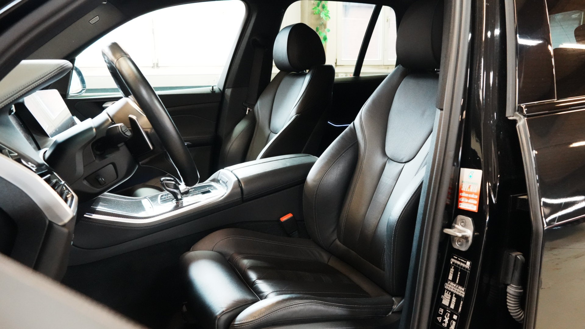 BMW X5 xDrive 48V 30d M Sport Steptronic-image-8