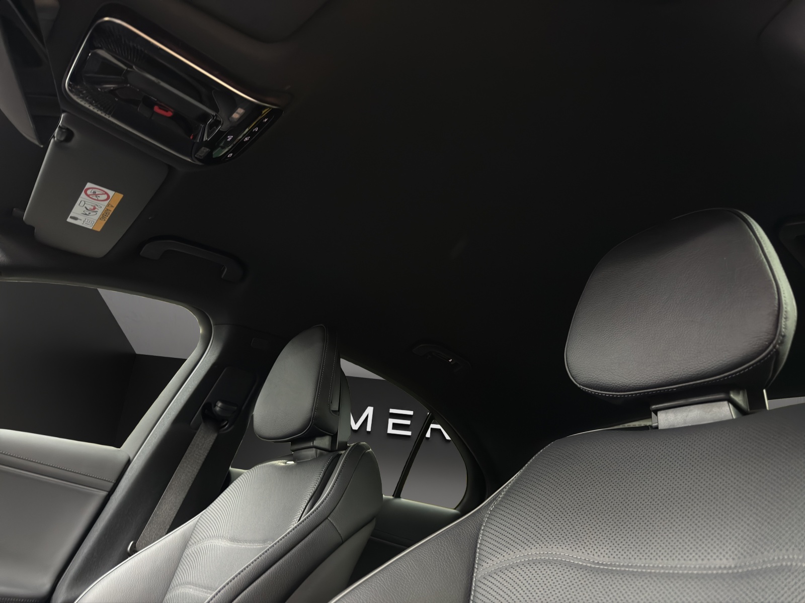 MERCEDES-BENZ E 220 d 4Matic 9G-Tronic-image-13