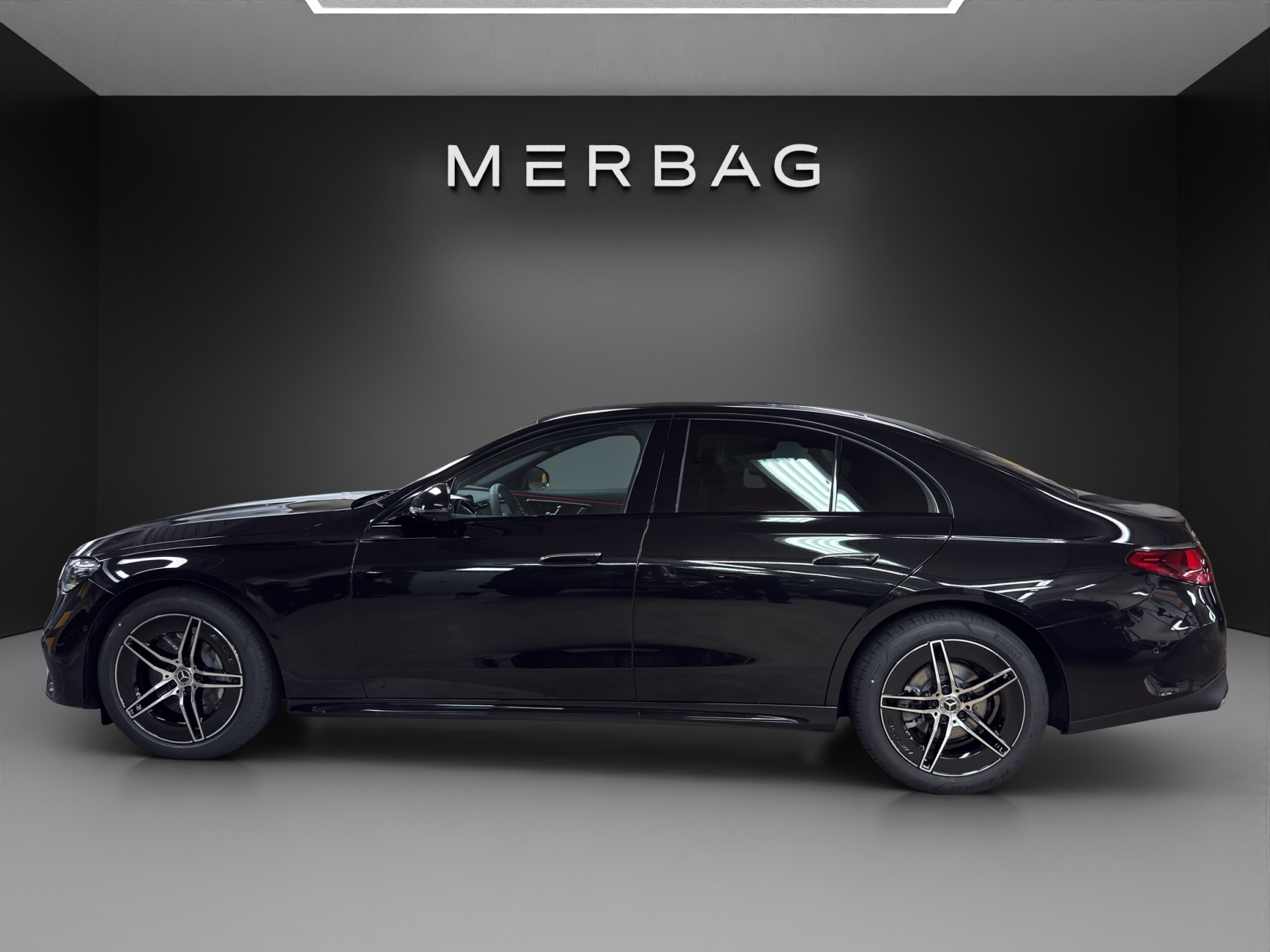 MERCEDES-BENZ E 220 d 4Matic 9G-Tronic-image-1