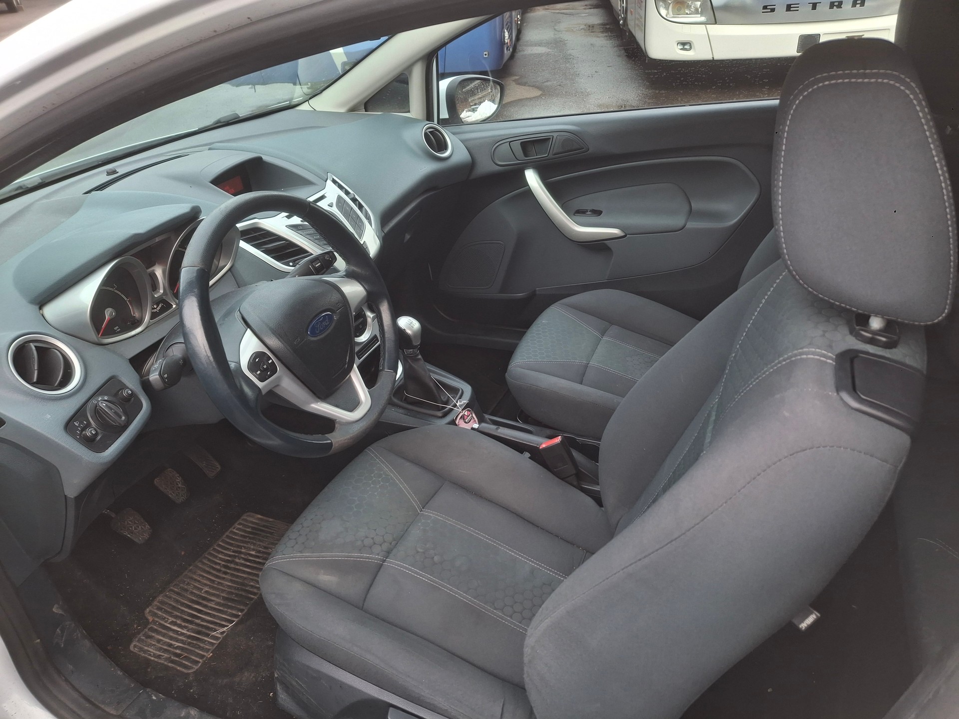 FORD Fiesta 1.4 16V Trend-image-4