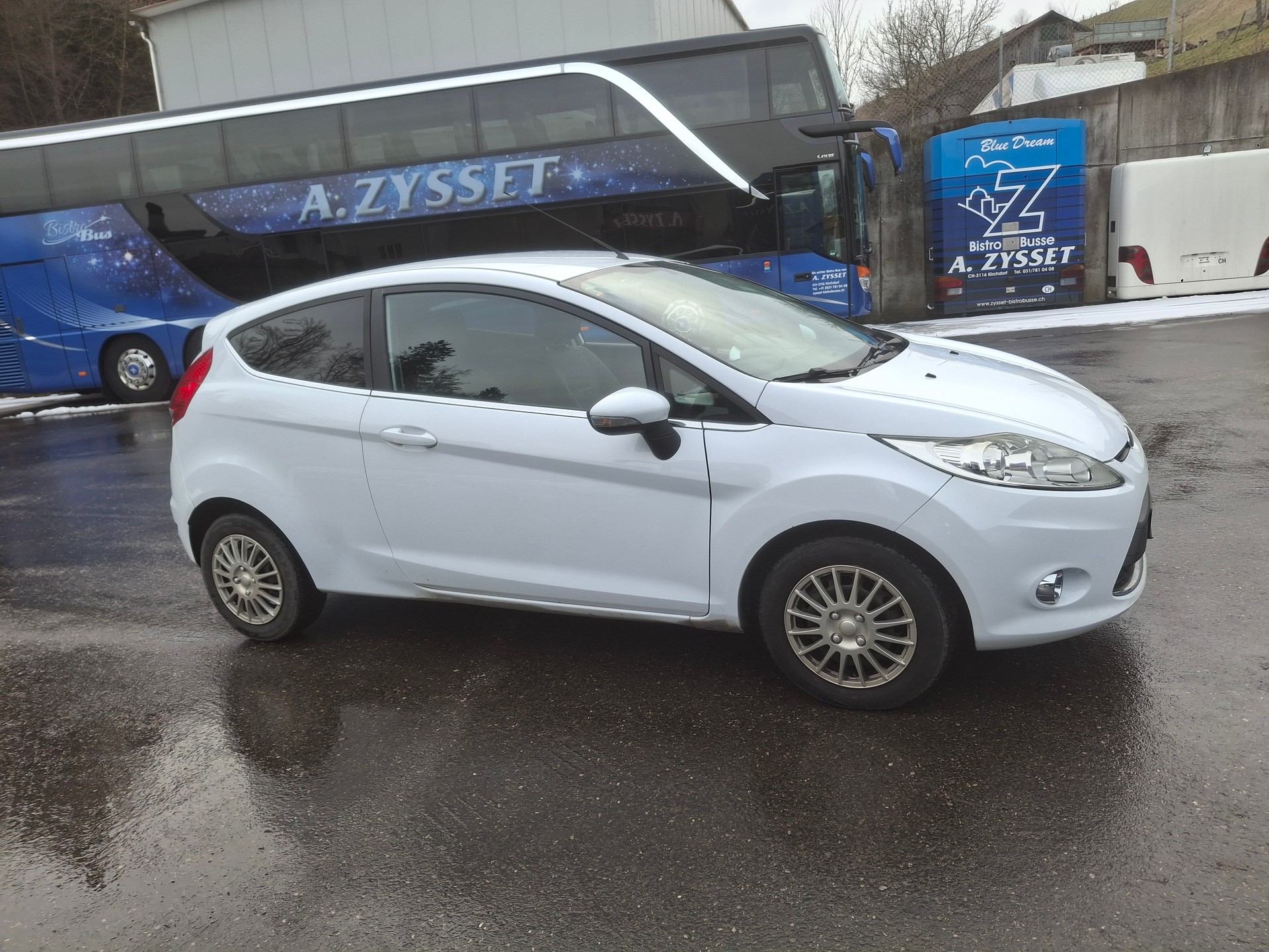 FORD Fiesta 1.4 16V Trend-image-1