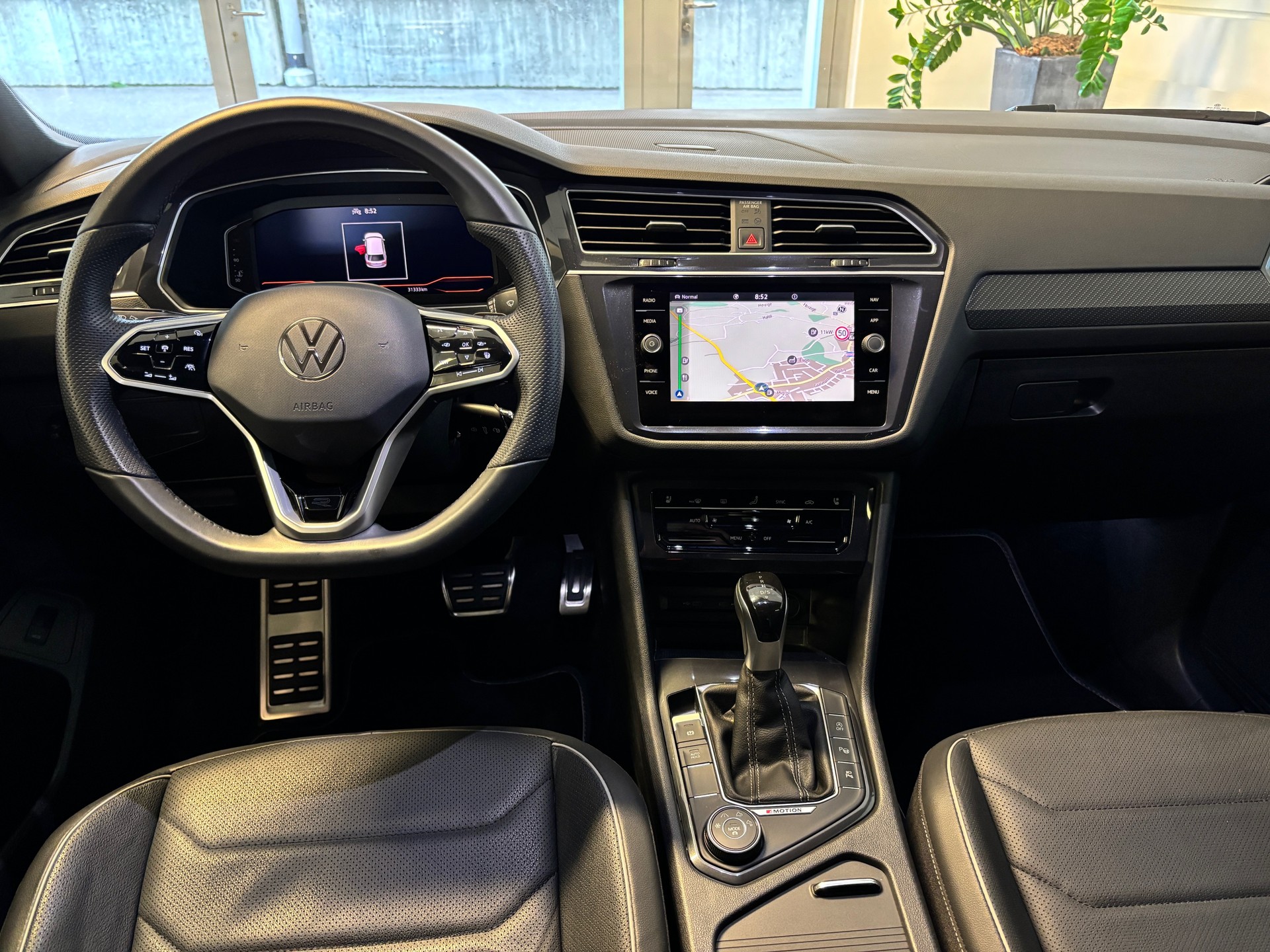 VW Tiguan Allspace 2.0 TDI SCR R-Line 4Motion DSG-image-11