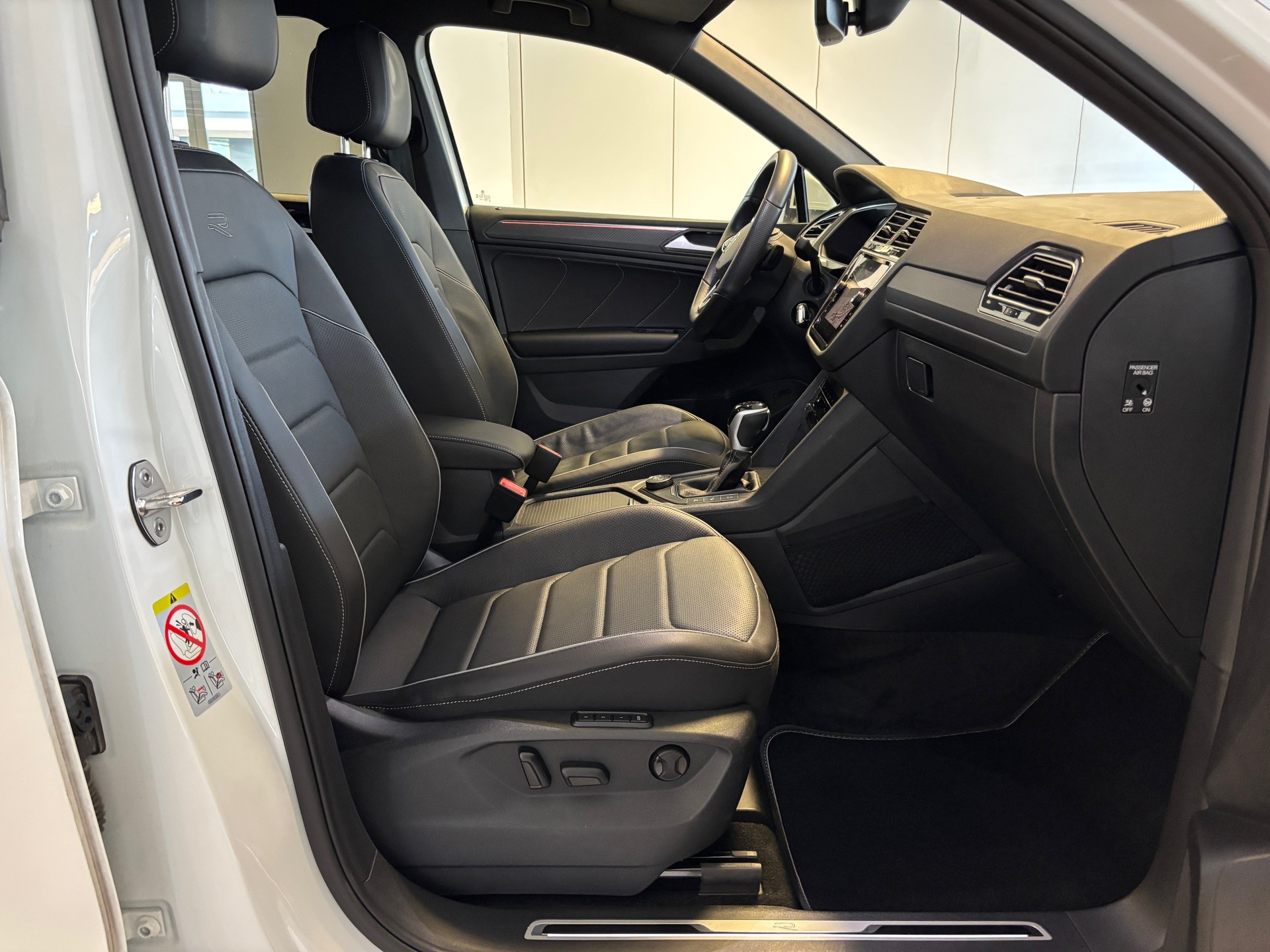 VW Tiguan Allspace 2.0 TDI SCR R-Line 4Motion DSG-image-8