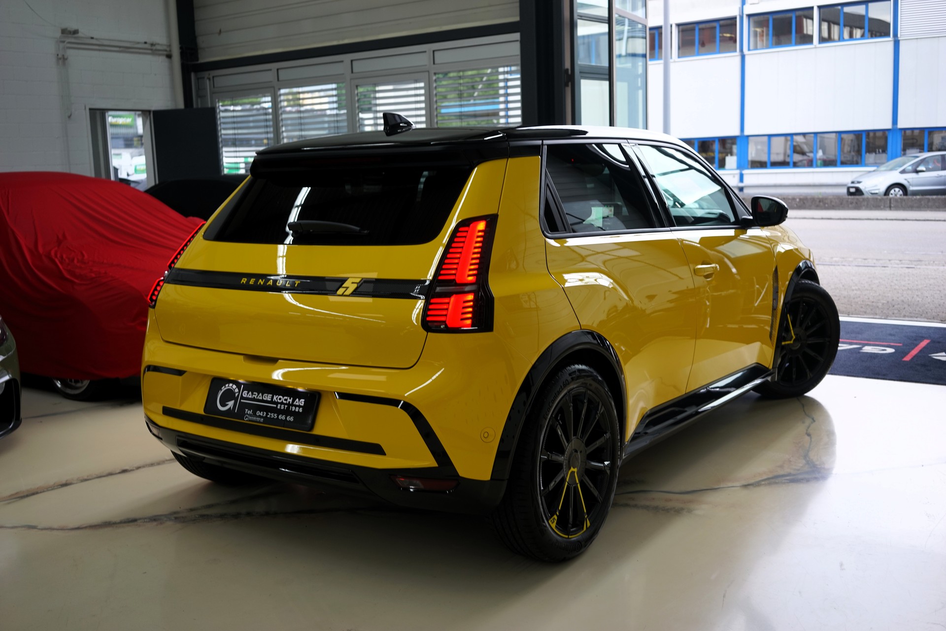RENAULT R5 E-Tech Comfort Range 52 kWh Iconic Five-image-7
