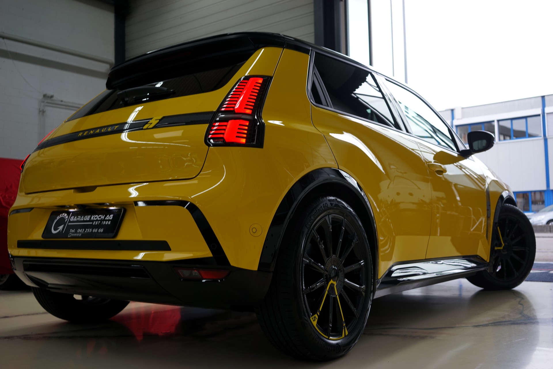 RENAULT R5 E-Tech Comfort Range 52 kWh Iconic Five-image-8
