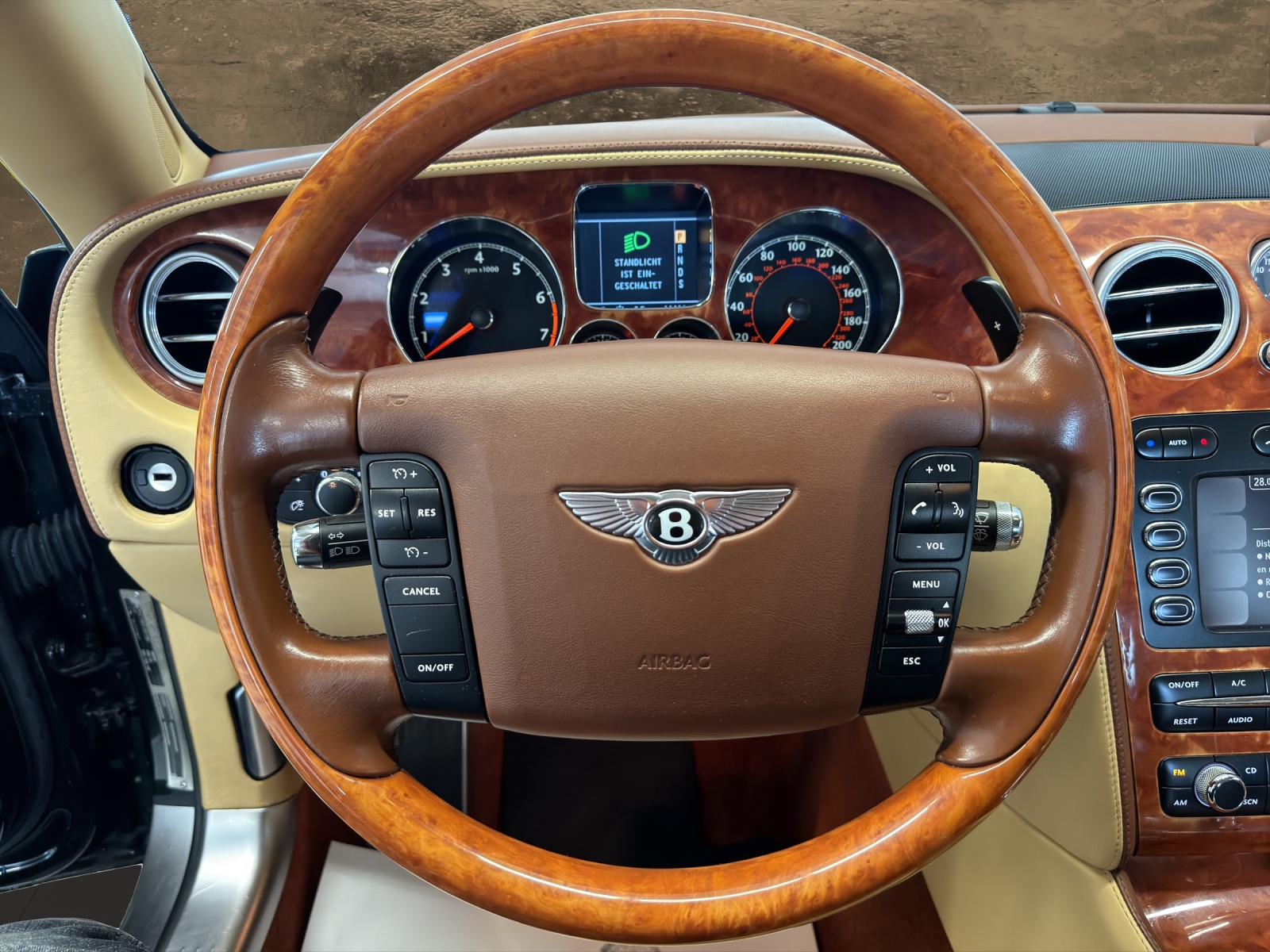 BENTLEY Continental Flying Spur 6.0 W12-image-8