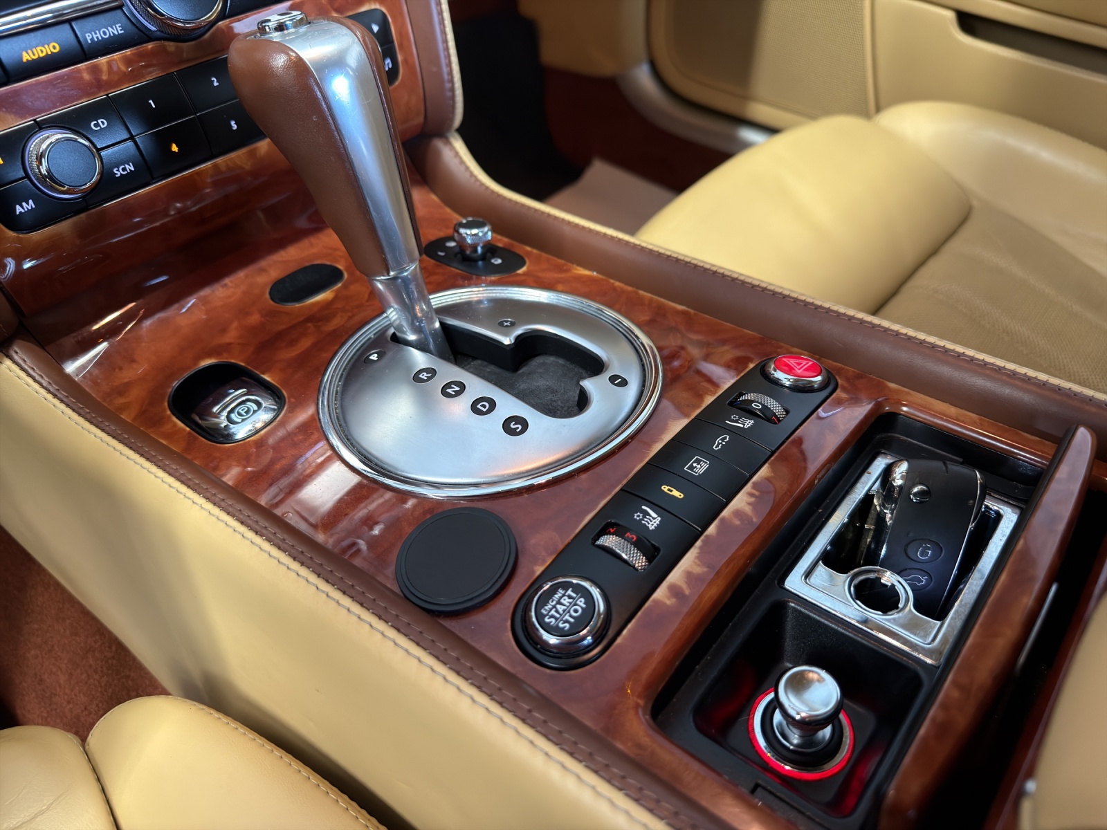 BENTLEY Continental Flying Spur 6.0 W12-image-10