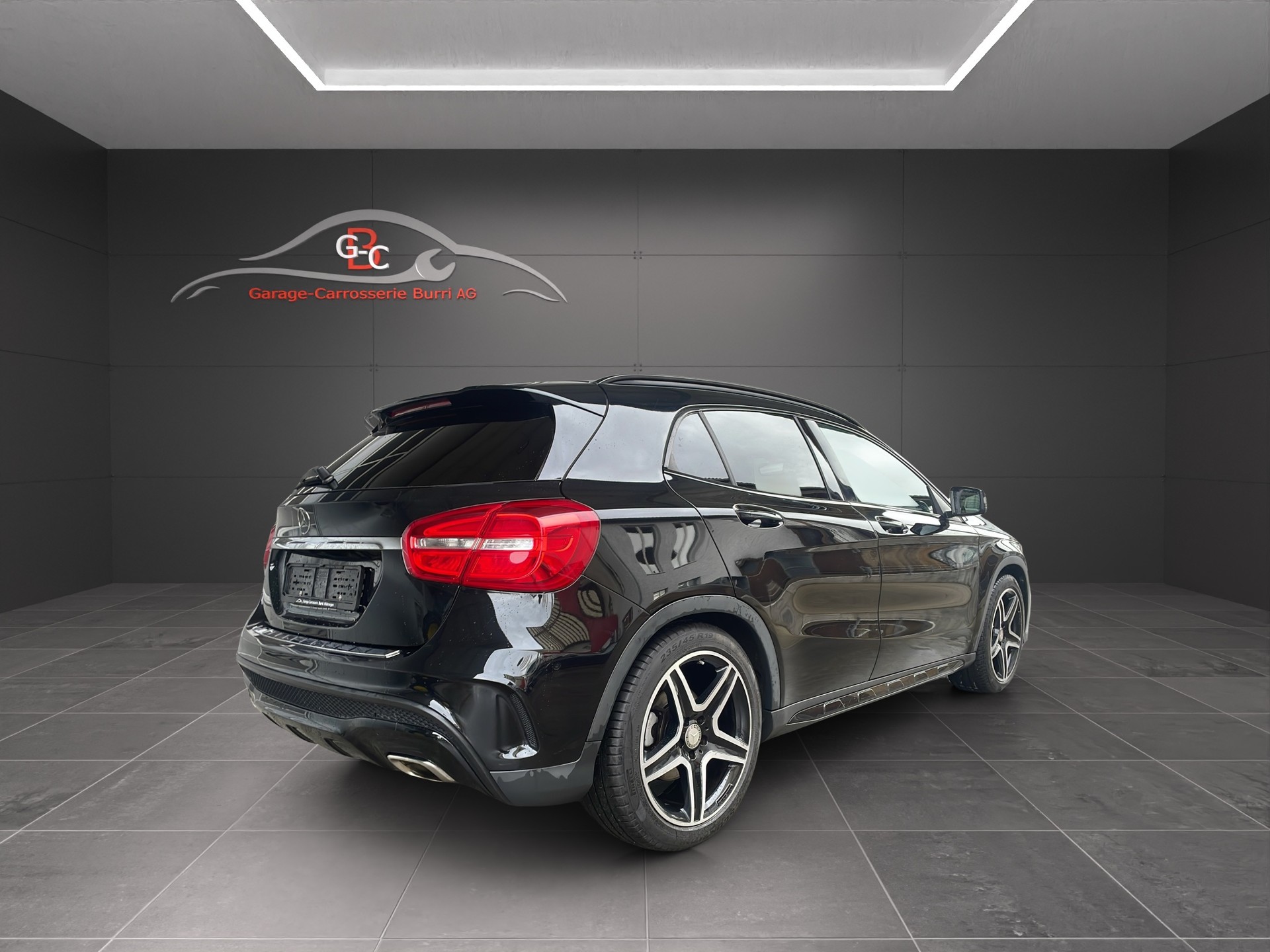MERCEDES-BENZ GLA 220 d AMG Line 4Matic 7G-DCT-image-3