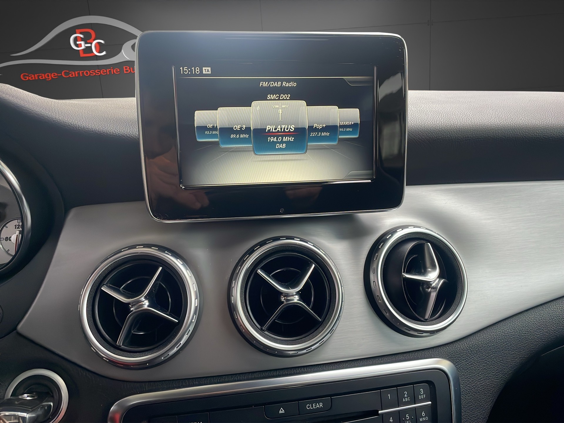 MERCEDES-BENZ GLA 220 d AMG Line 4Matic 7G-DCT-image-11