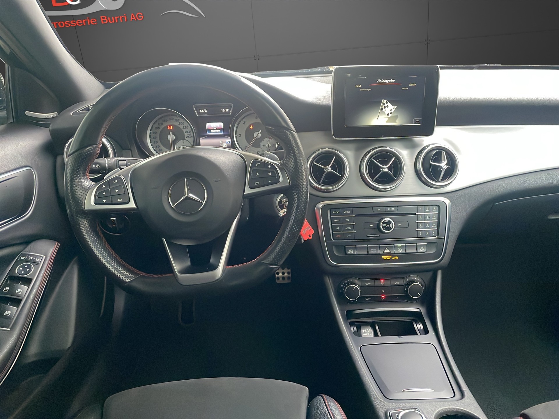 MERCEDES-BENZ GLA 220 d AMG Line 4Matic 7G-DCT-image-9