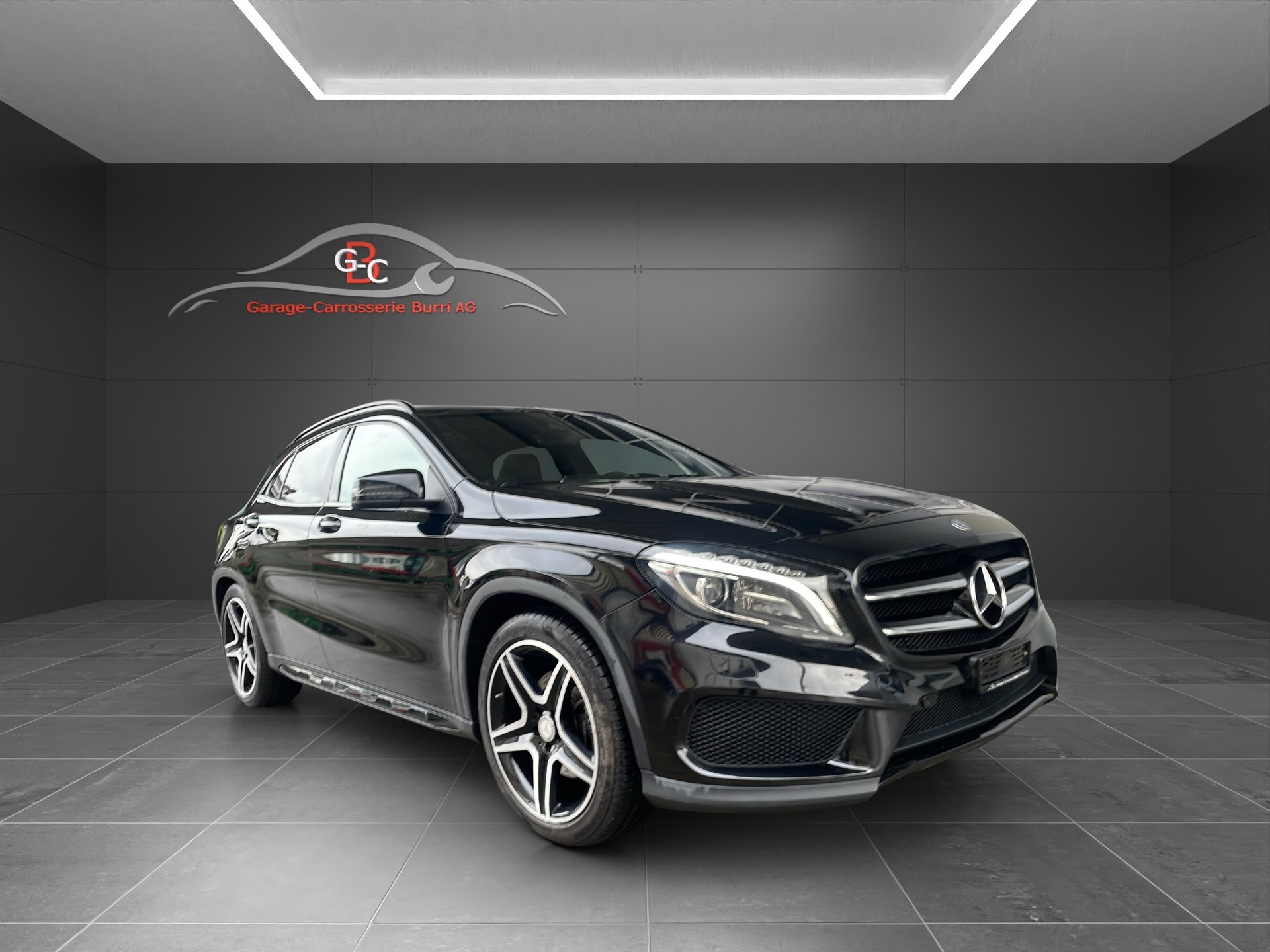MERCEDES-BENZ GLA 220 d AMG Line 4Matic 7G-DCT-image-2