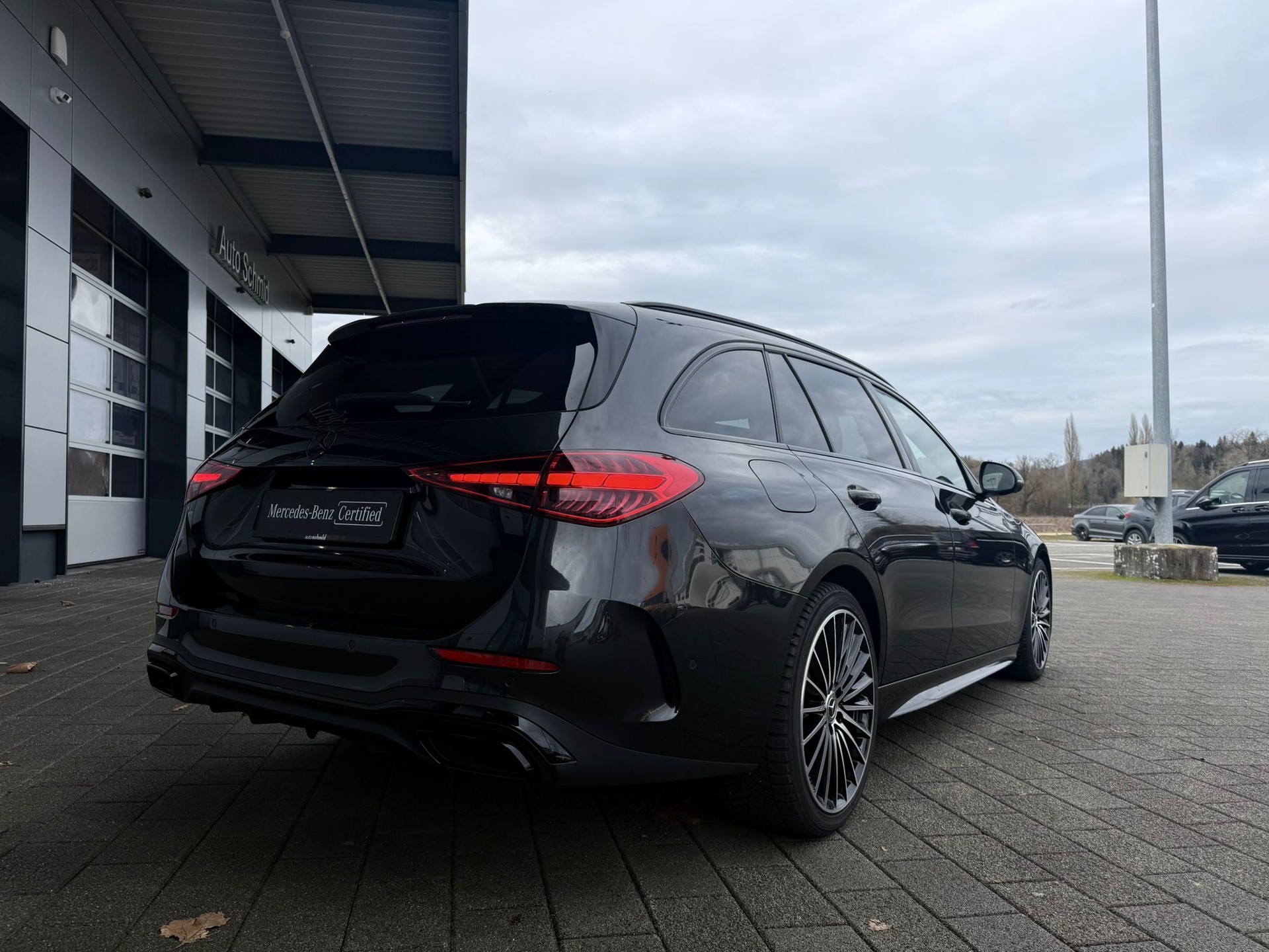 MERCEDES-BENZ C 300 AMG Line T 4 Matic-showroom-element-2