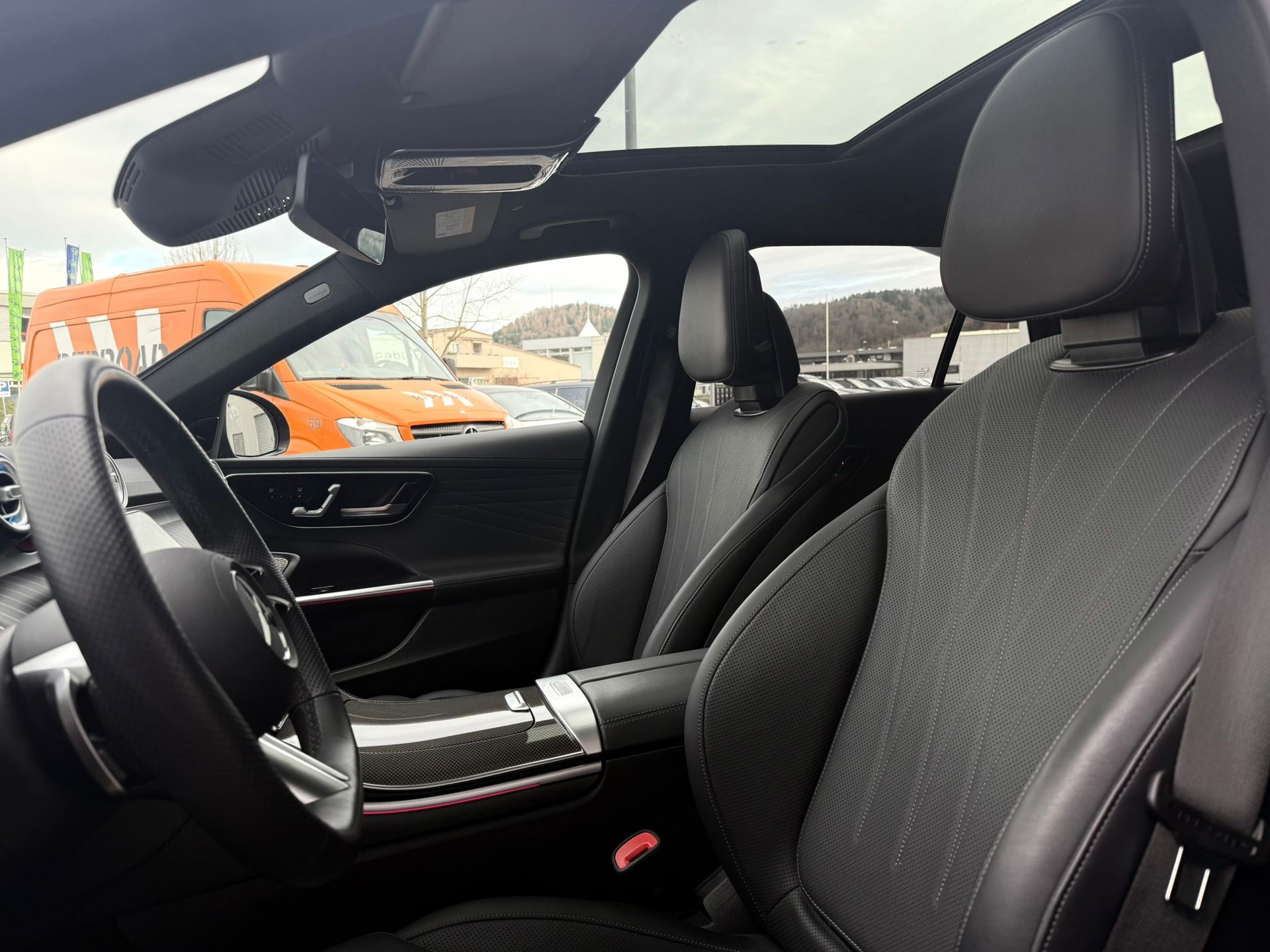 MERCEDES-BENZ C 300 AMG Line T 4 Matic-showroom-element-3