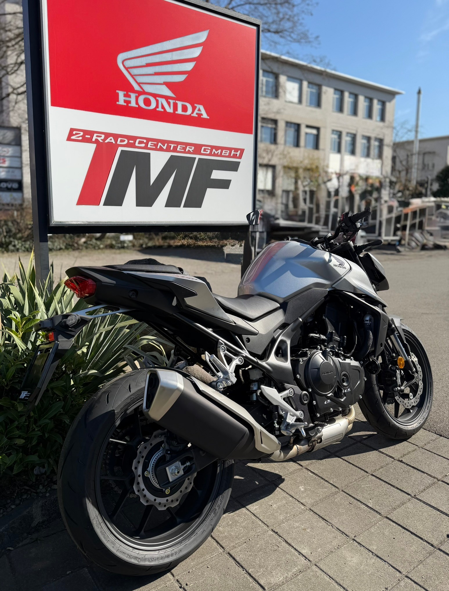HONDA HORNET 750-image-1
