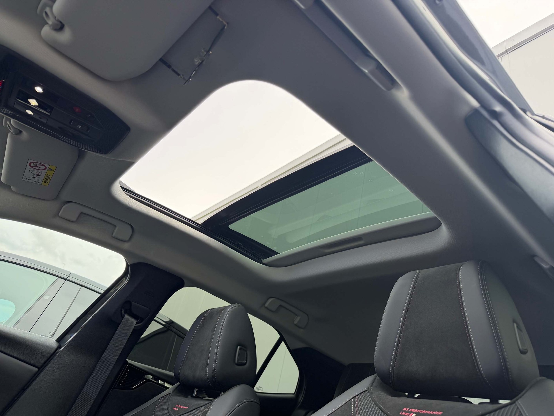 DS AUTOMOBILES DS4 1.6 E-Tense Performance Line, Schiebedach-image-14