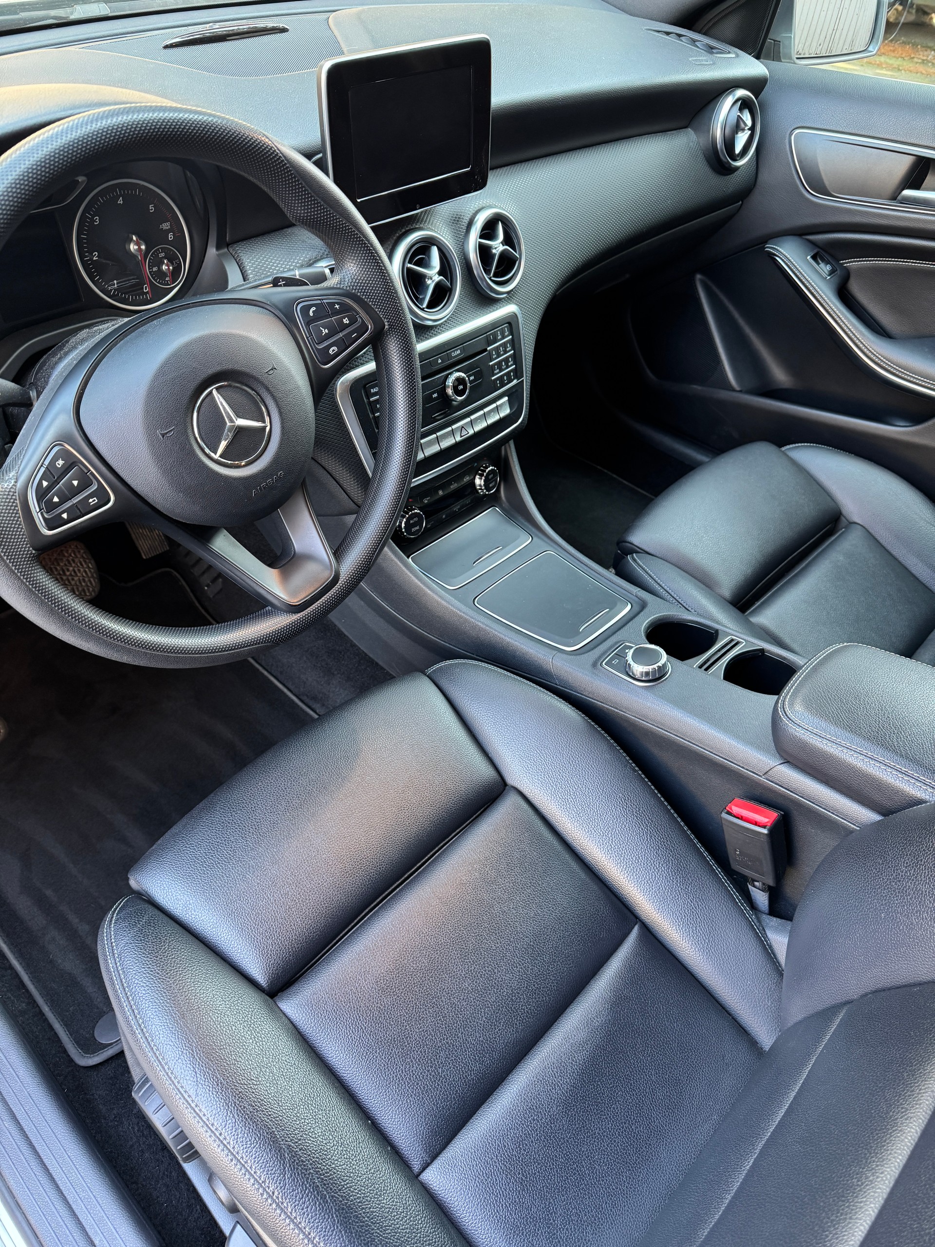 MERCEDES-BENZ A 200 CDI Style 4Matic 7G-DCT-image-5